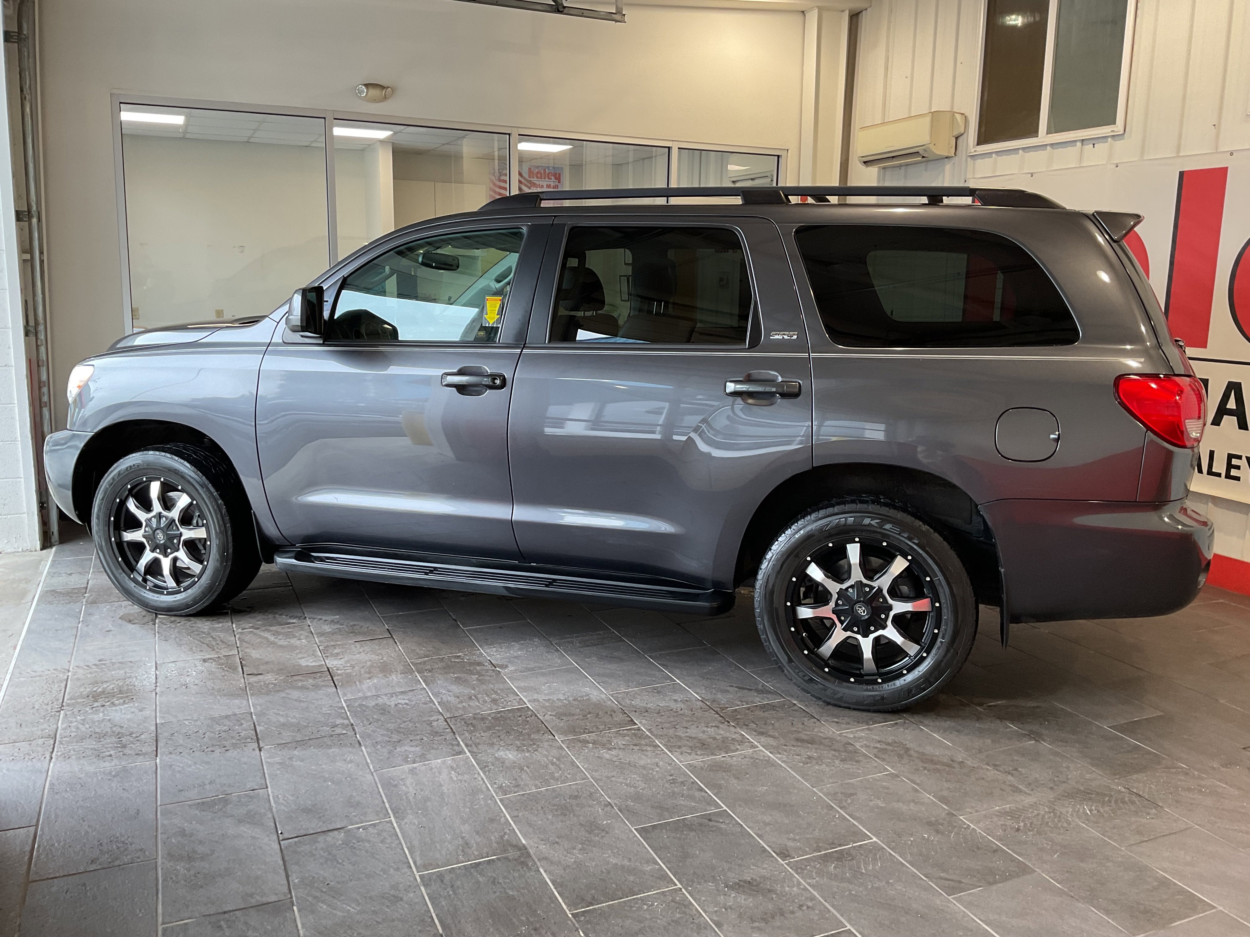 2017 Toyota Sequoia SR5