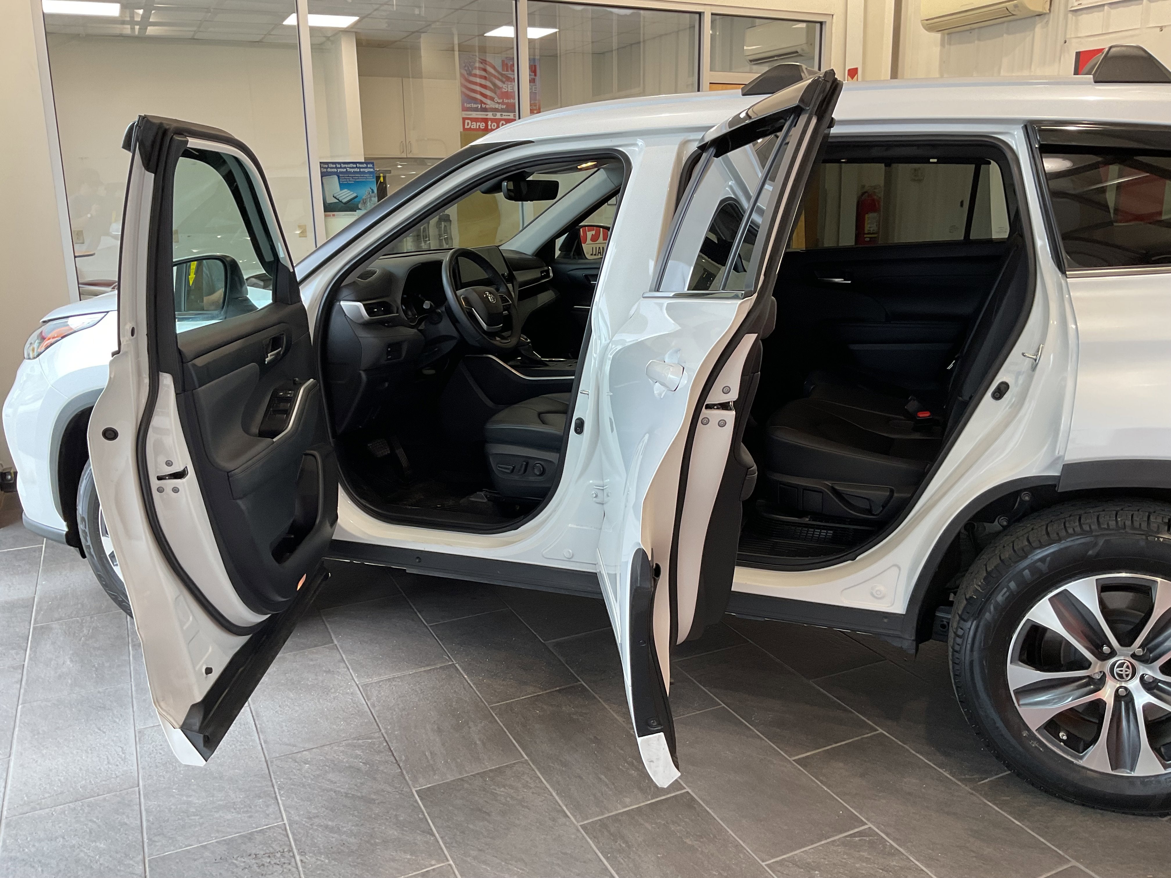 2023 Toyota Highlander XLE