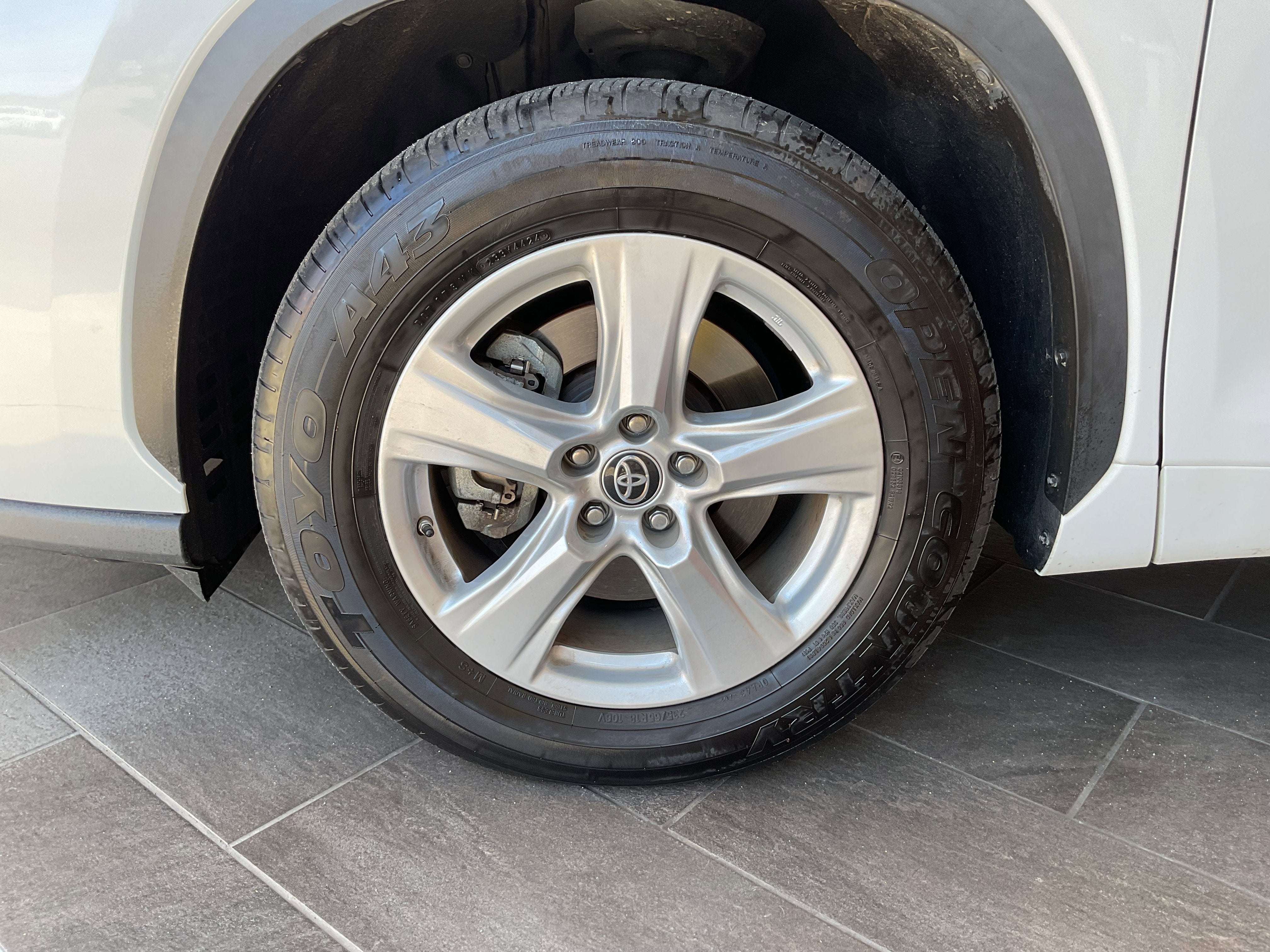 2023 Toyota Highlander LE
