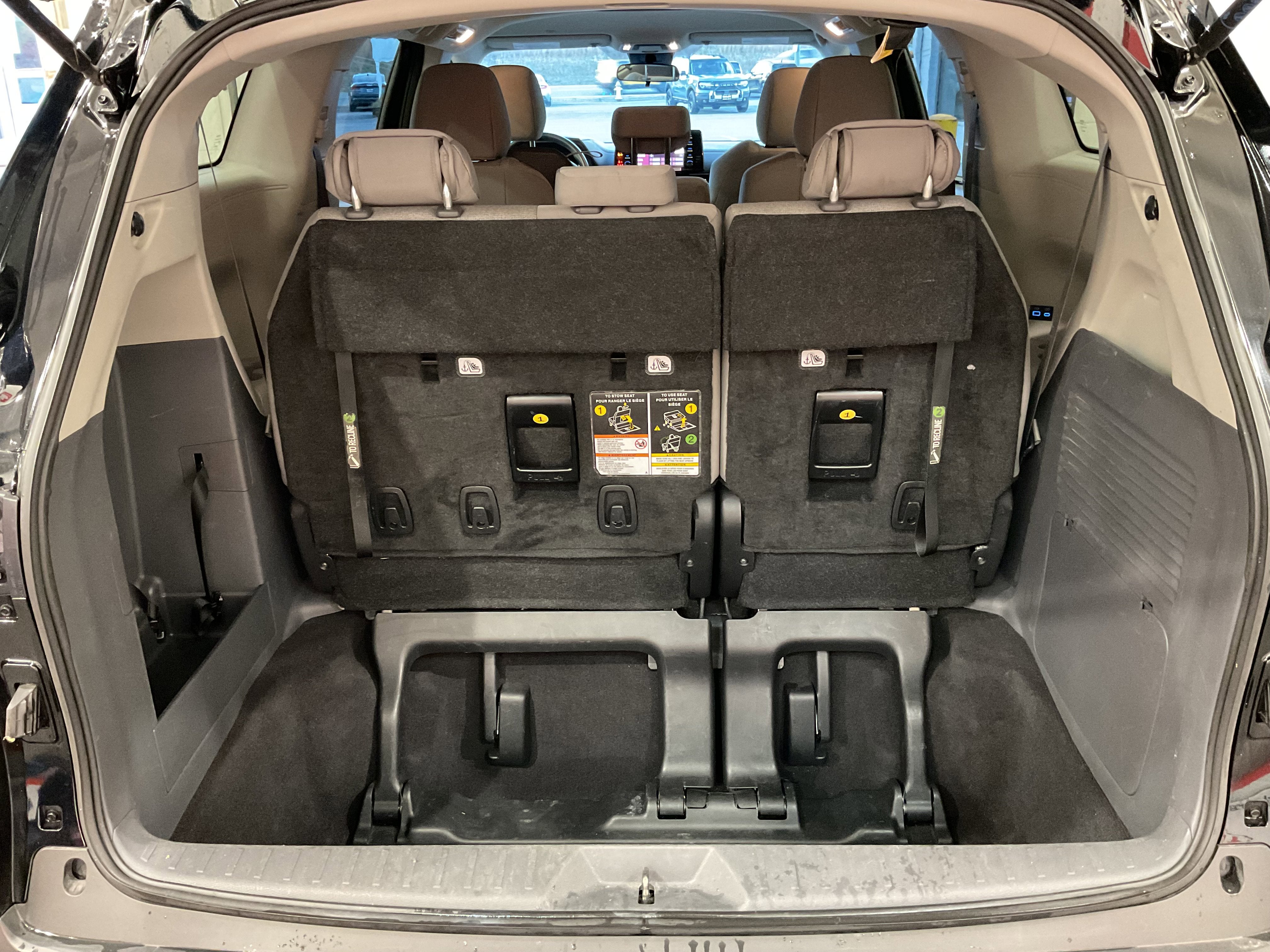 2024 Toyota Sienna LE
