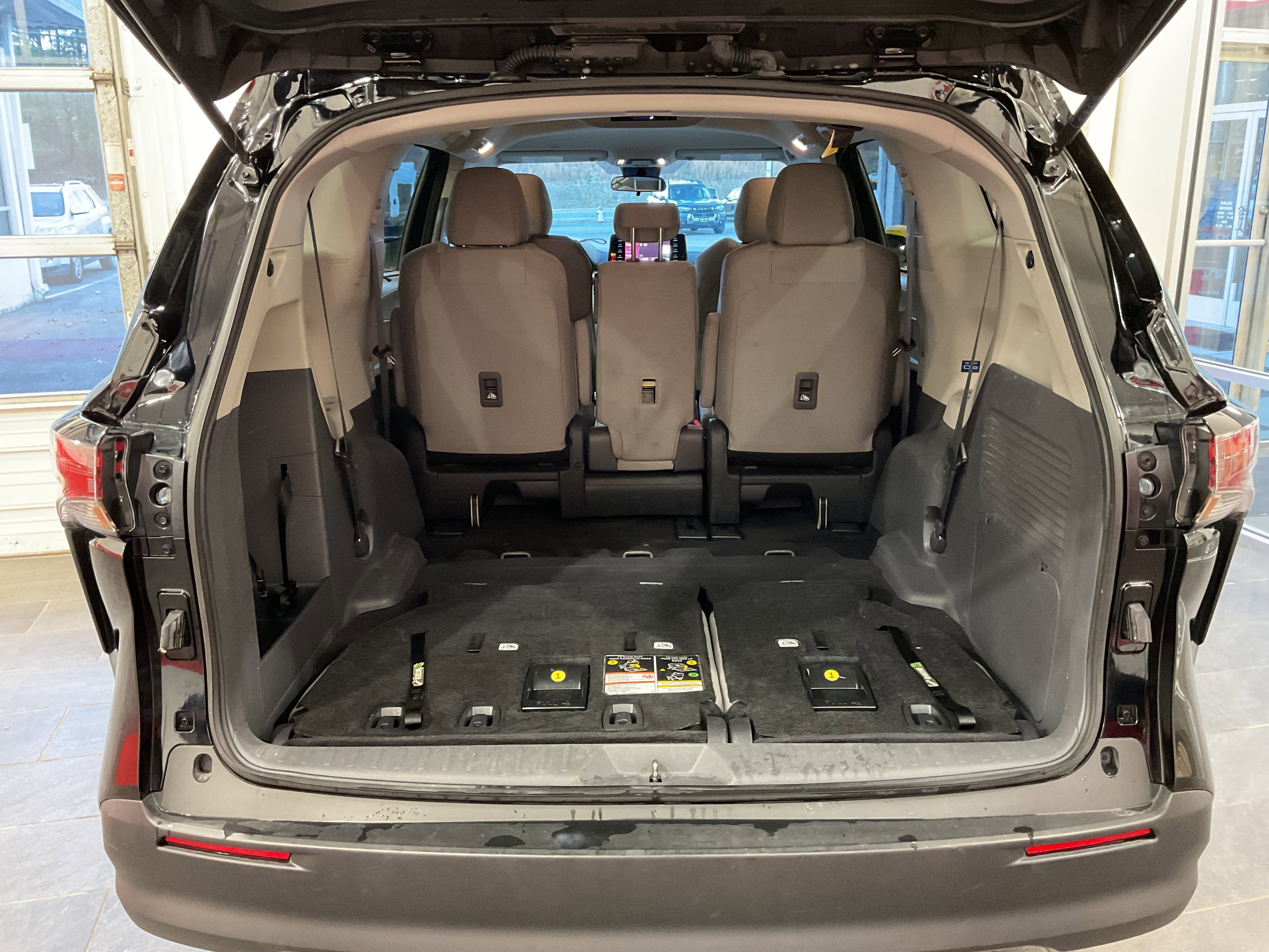 2024 Toyota Sienna LE