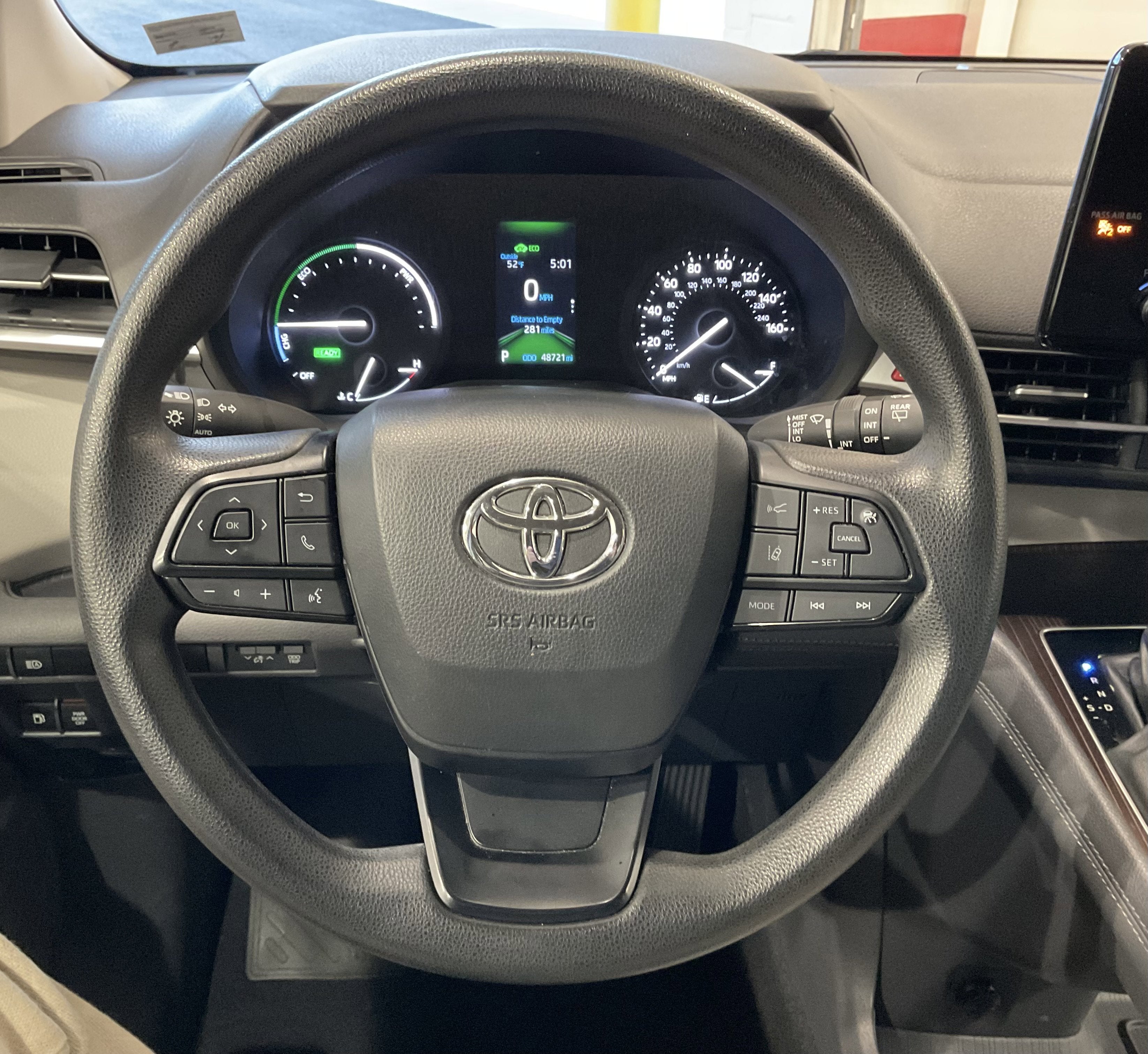 2024 Toyota Sienna LE