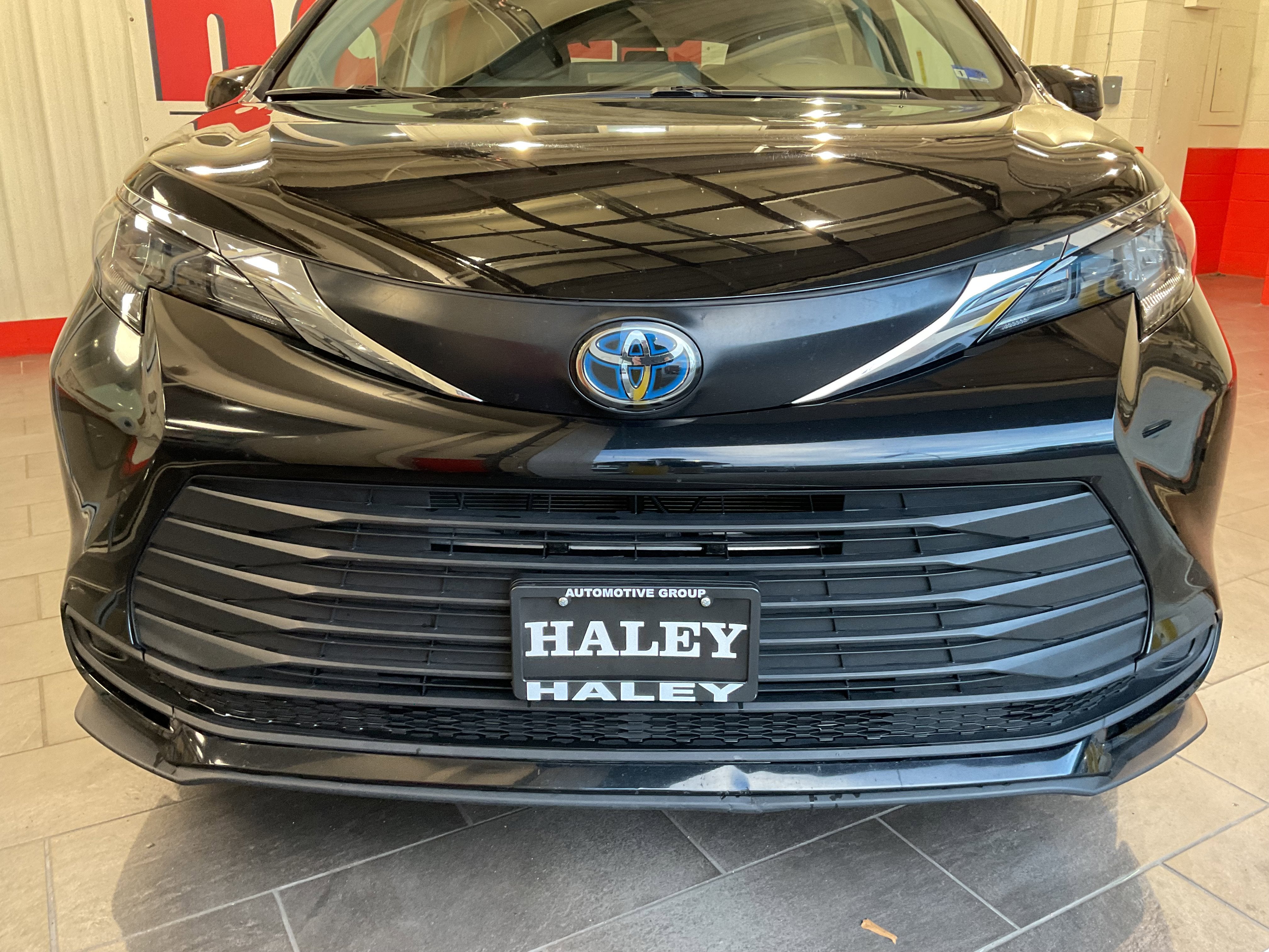 2024 Toyota Sienna LE