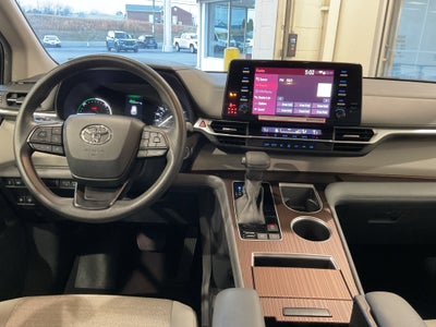 2024 Toyota Sienna LE
