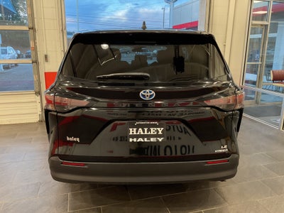 2024 Toyota Sienna LE