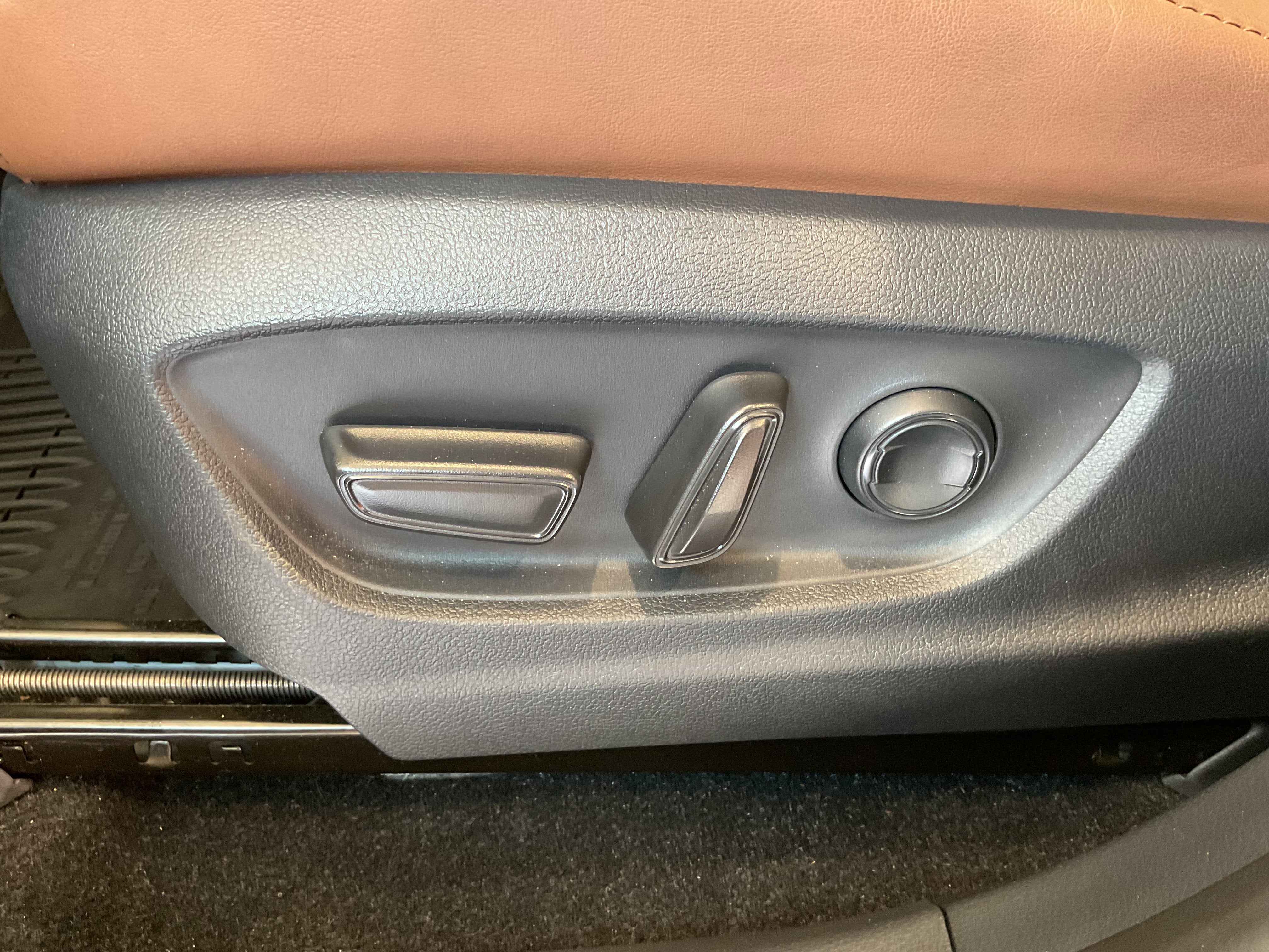 2025 Toyota Crown Signia Limited