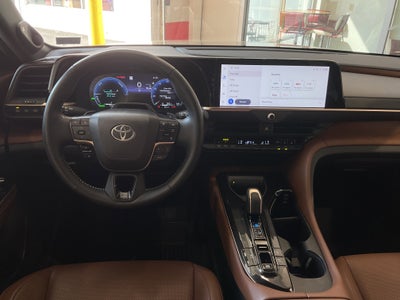 2025 Toyota Crown Signia Limited