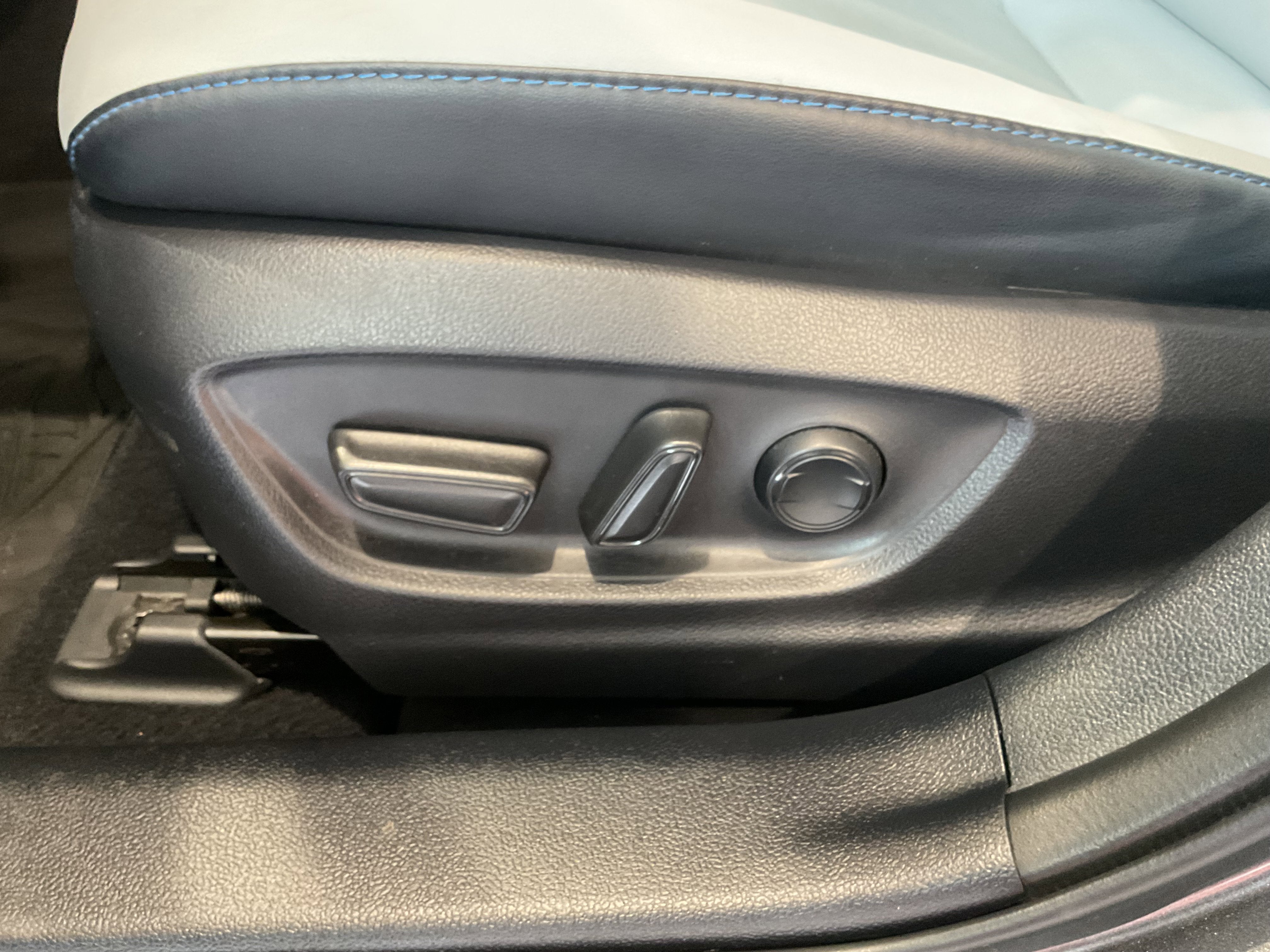 2019 Toyota Prius LE