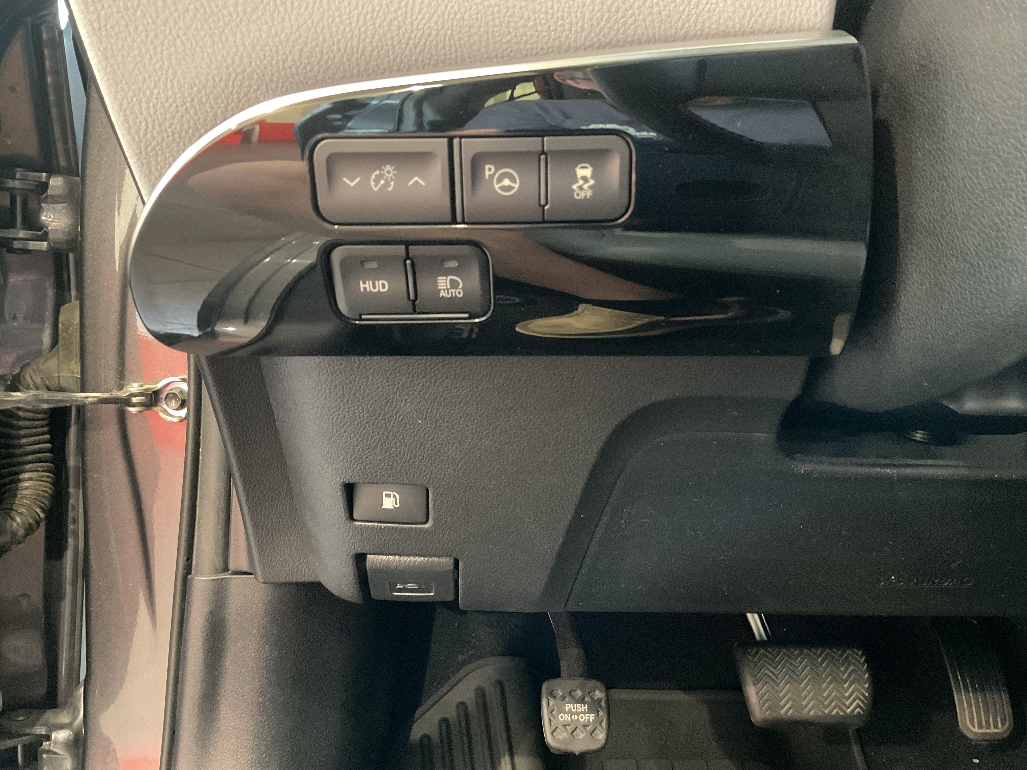 2019 Toyota Prius LE