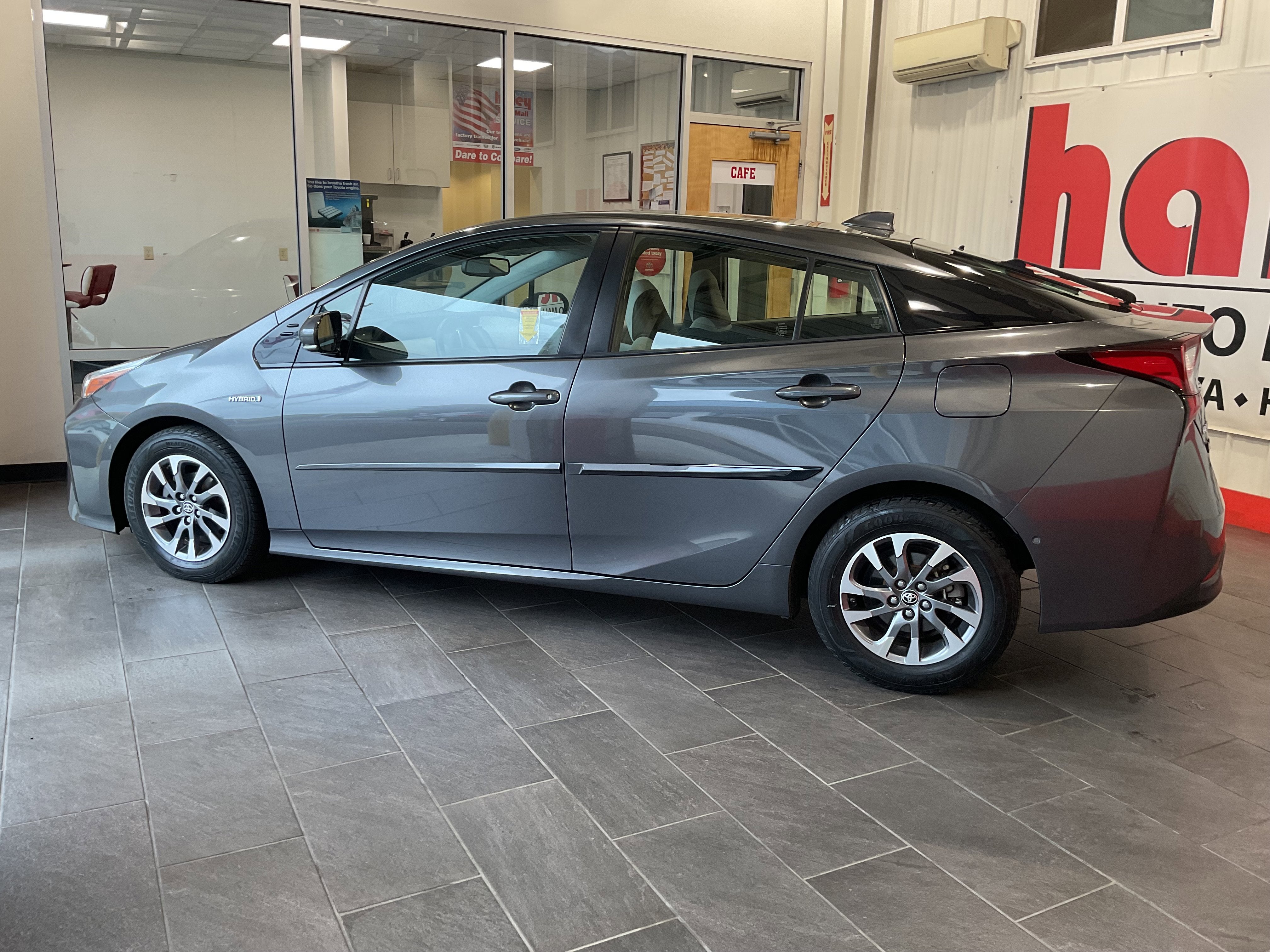 2019 Toyota Prius LE