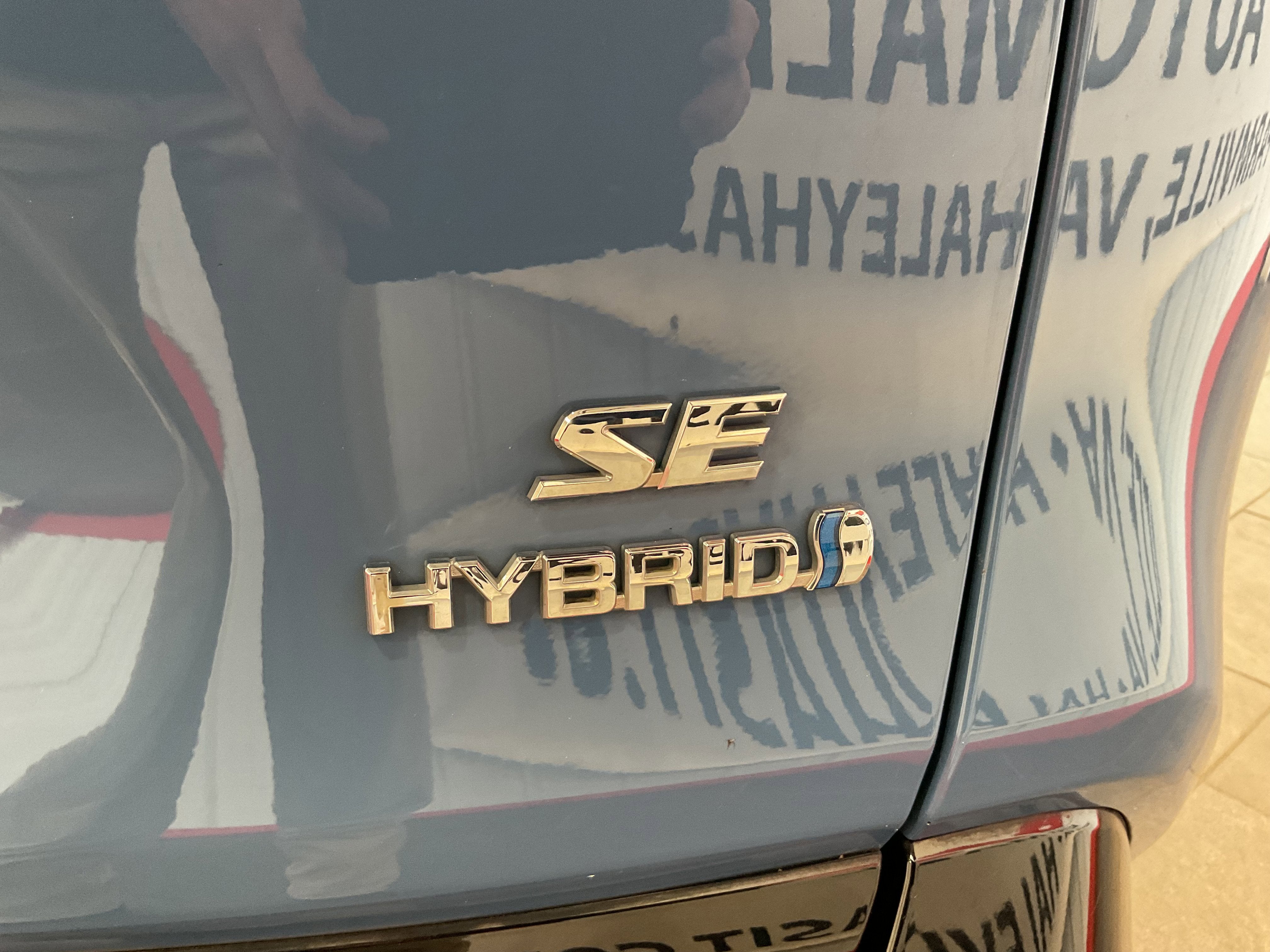 2022 Toyota RAV4 Hybrid SE