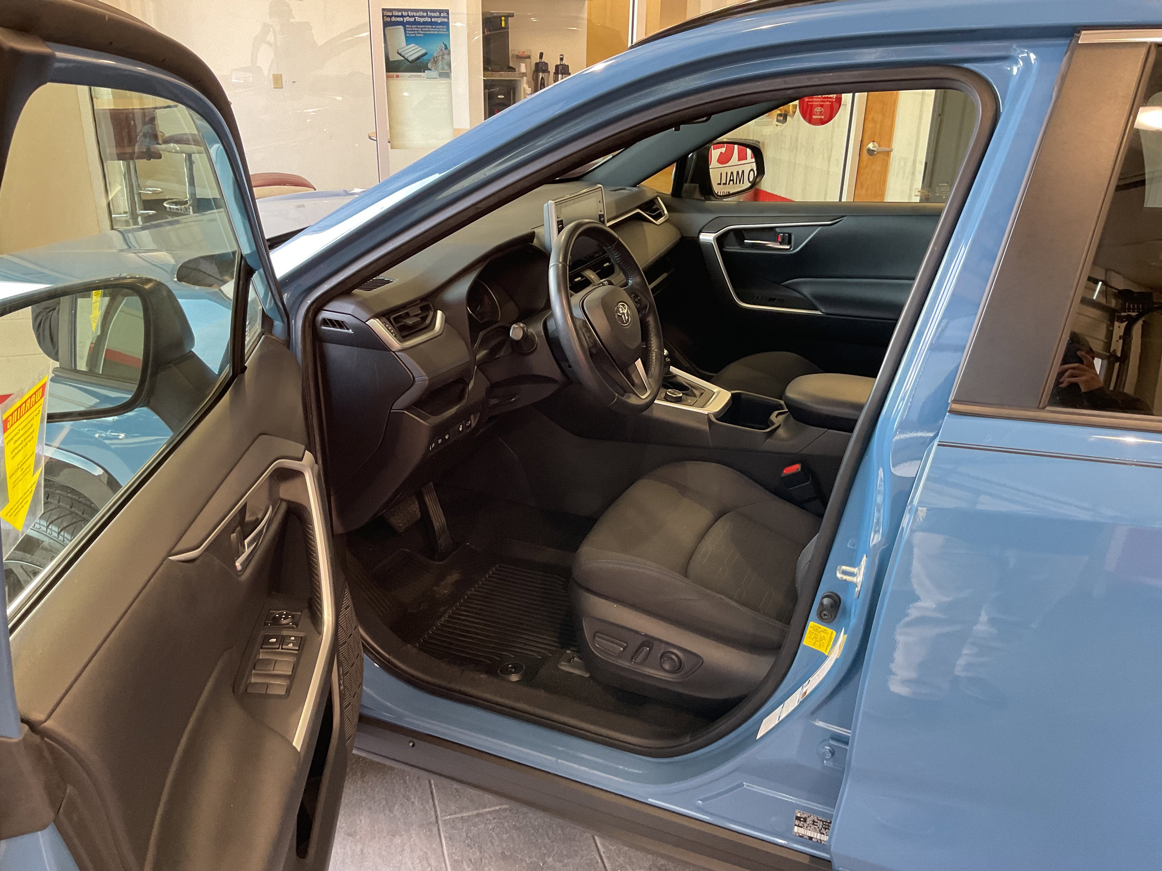 2022 Toyota RAV4 Hybrid SE