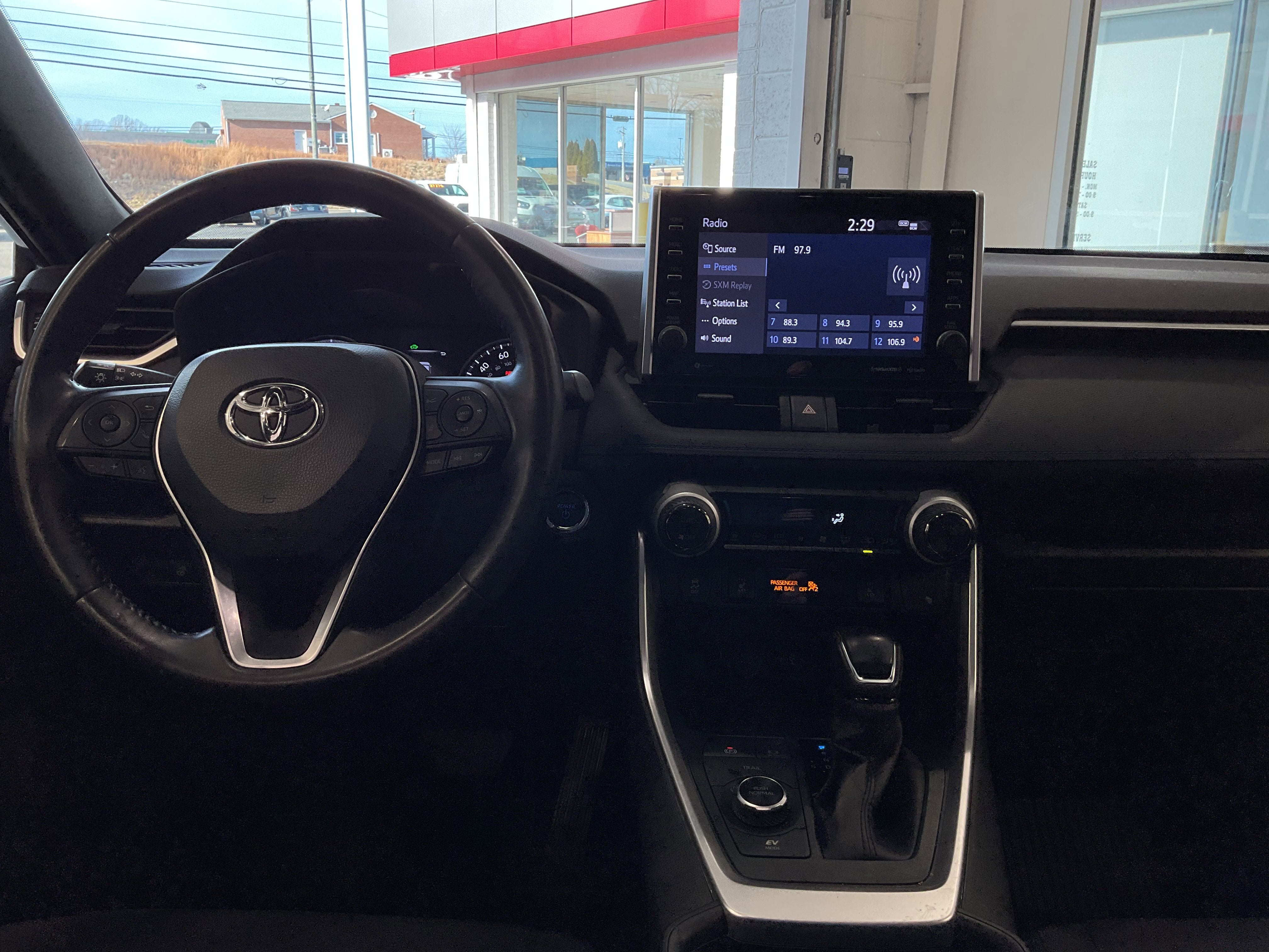 2022 Toyota RAV4 Hybrid SE