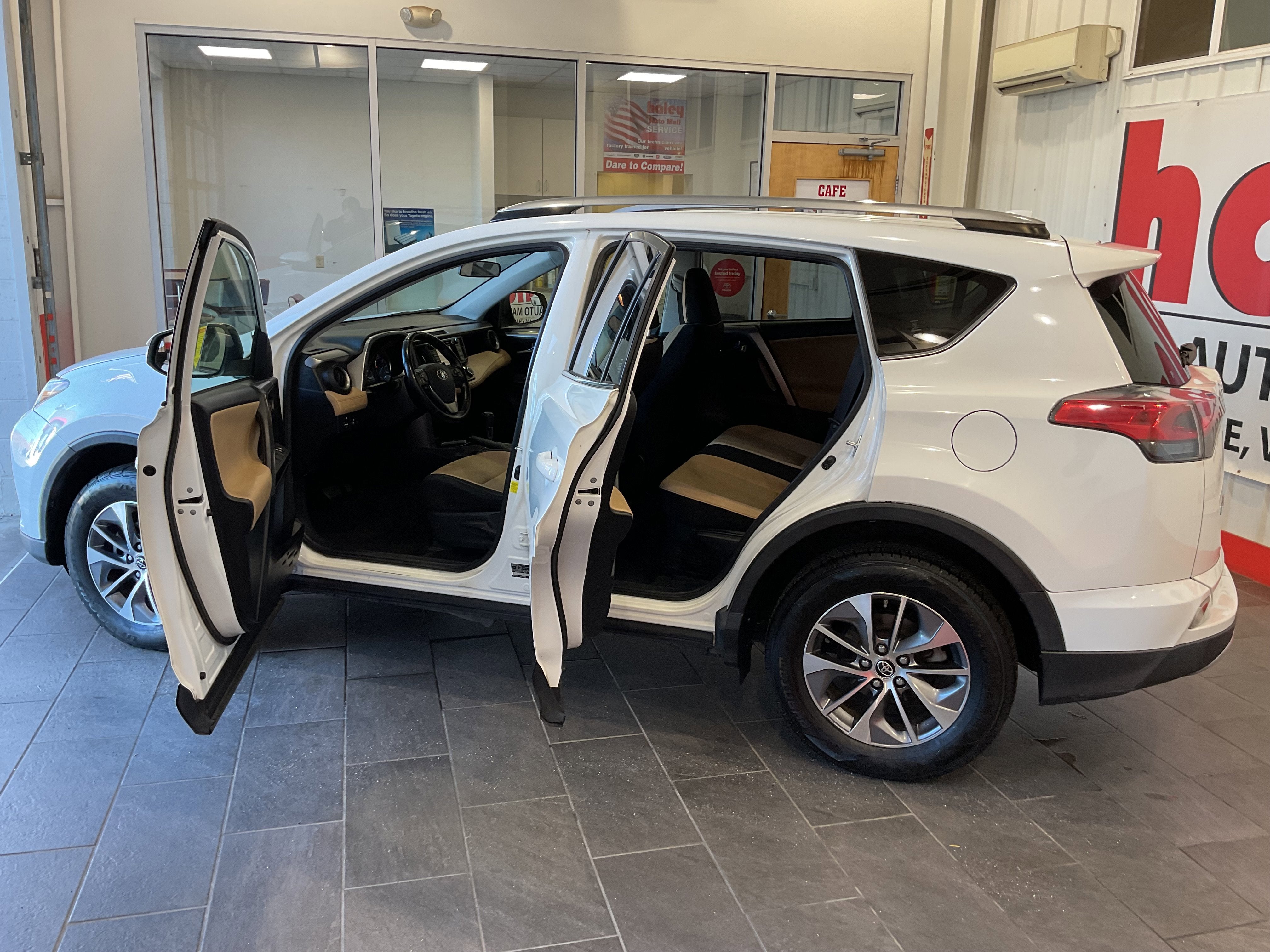 2018 Toyota RAV4 Hybrid XLE