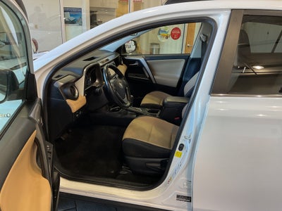 2018 Toyota RAV4 Hybrid XLE