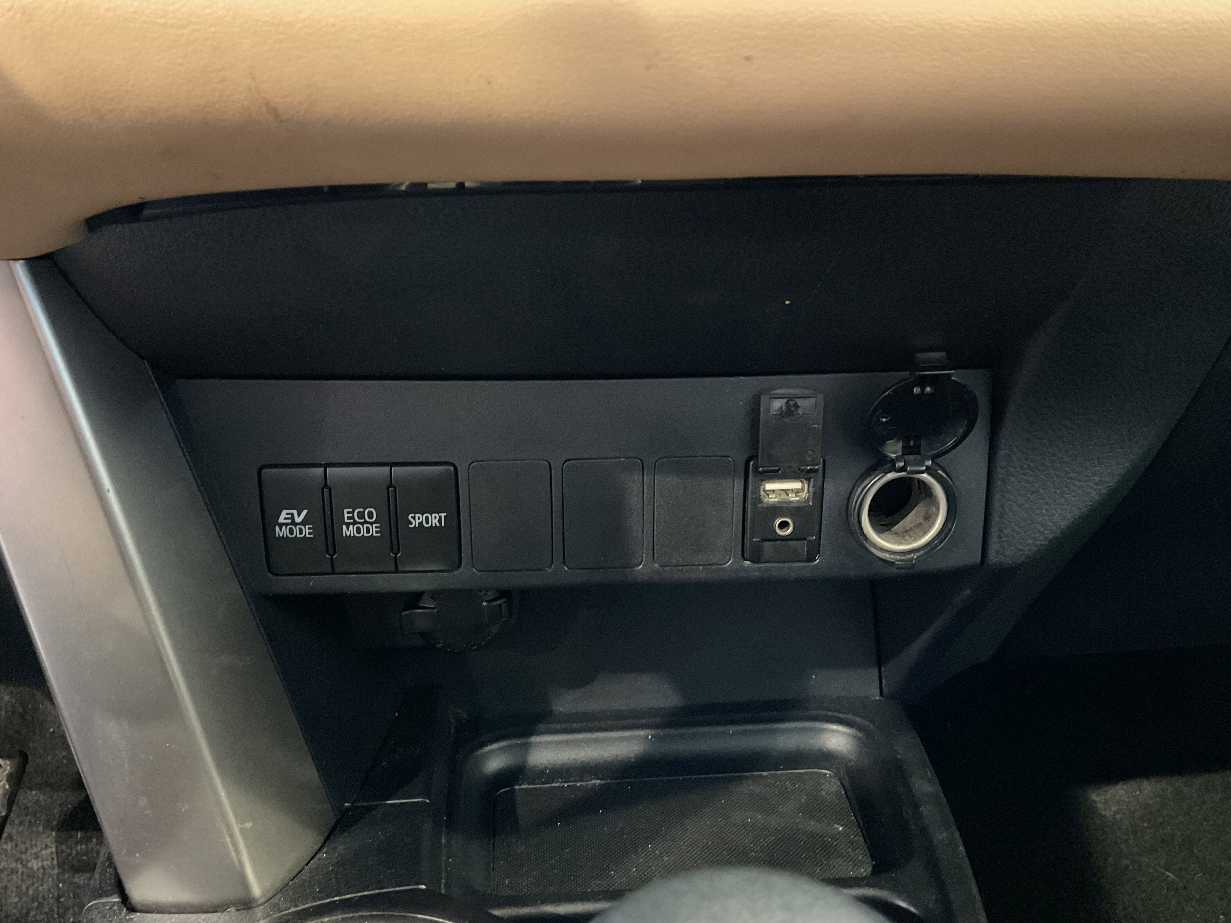 2018 Toyota RAV4 Hybrid XLE