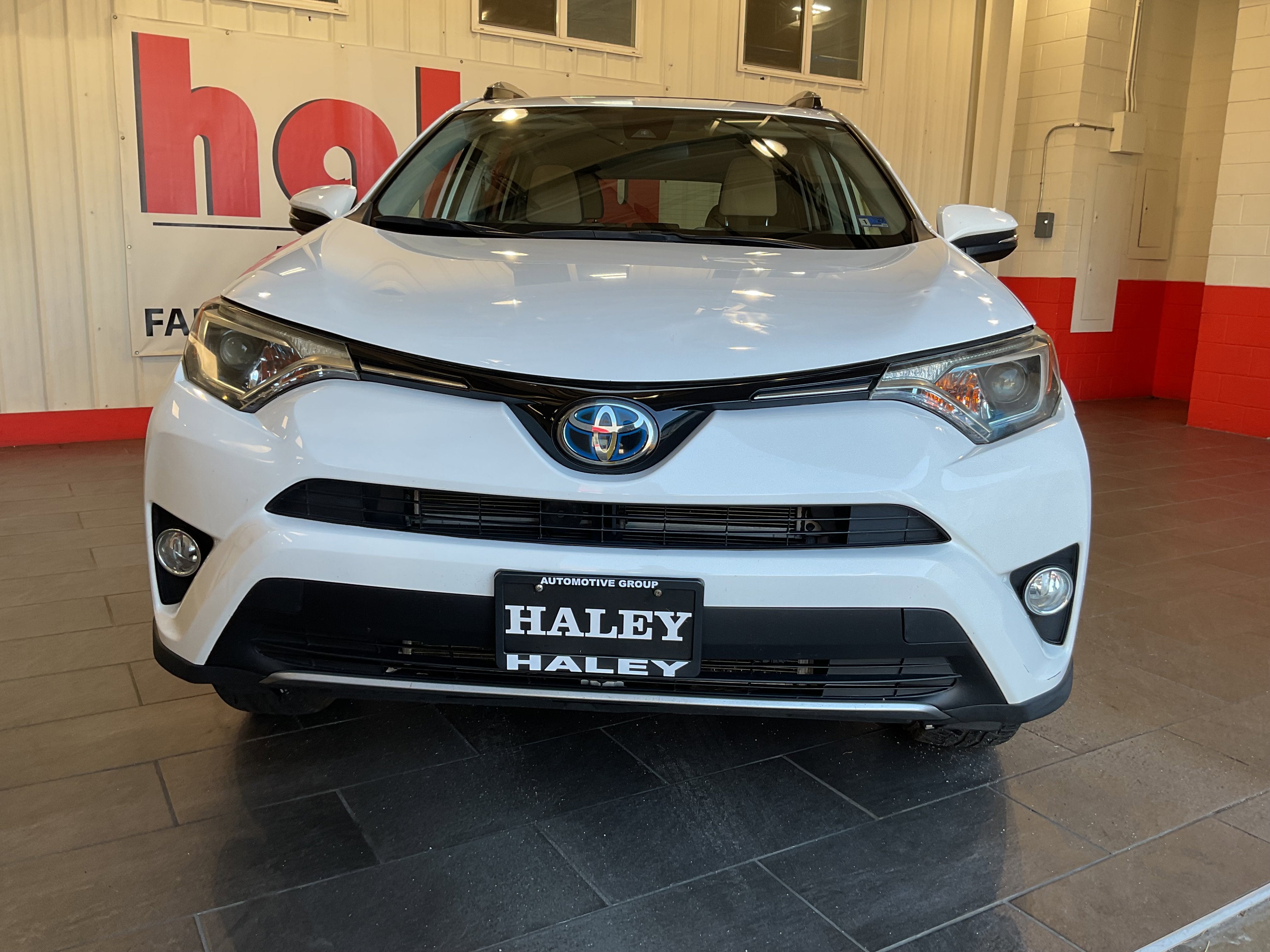 2018 Toyota RAV4 Hybrid XLE