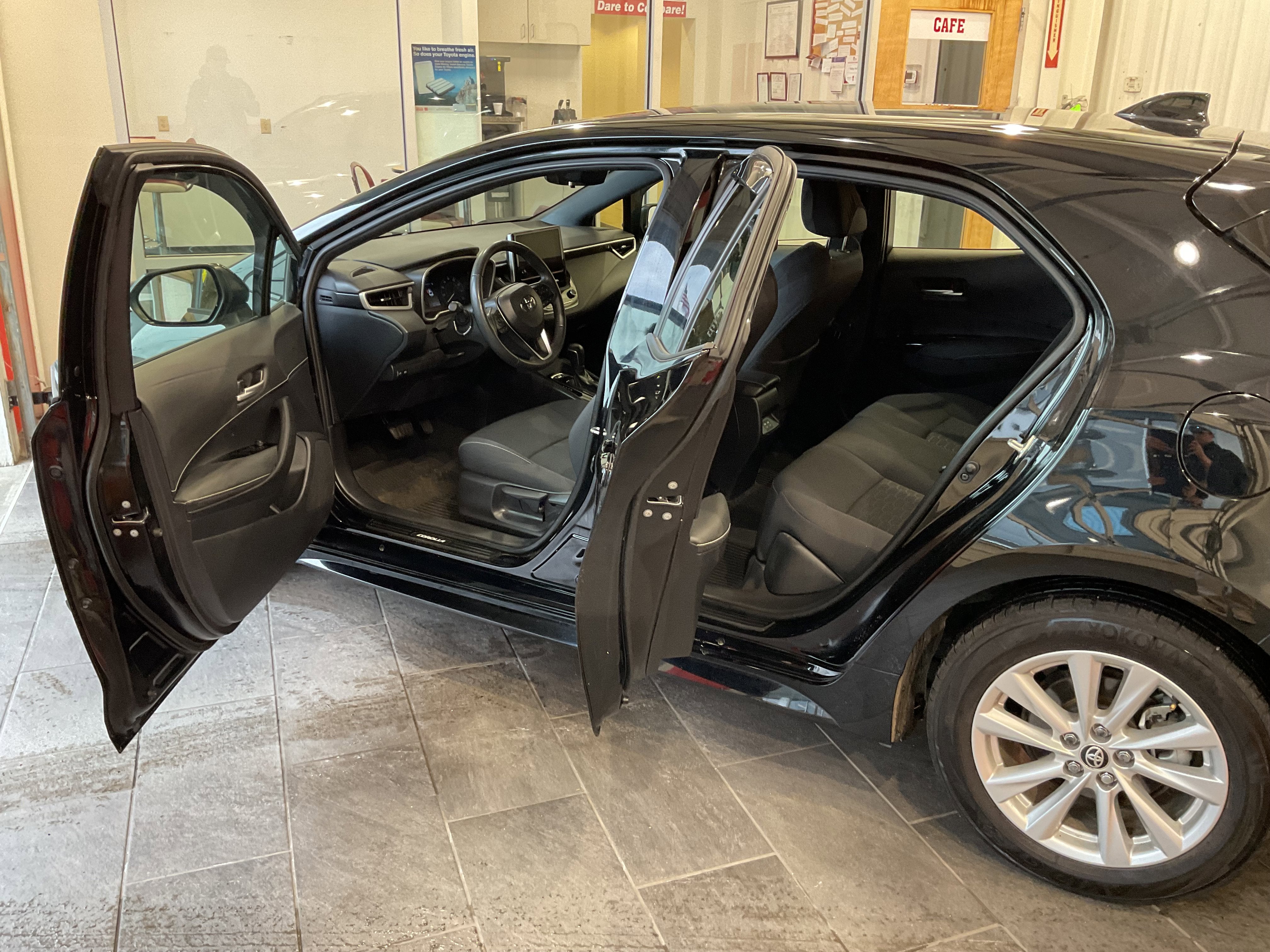 2024 Toyota Corolla Hatchback SE