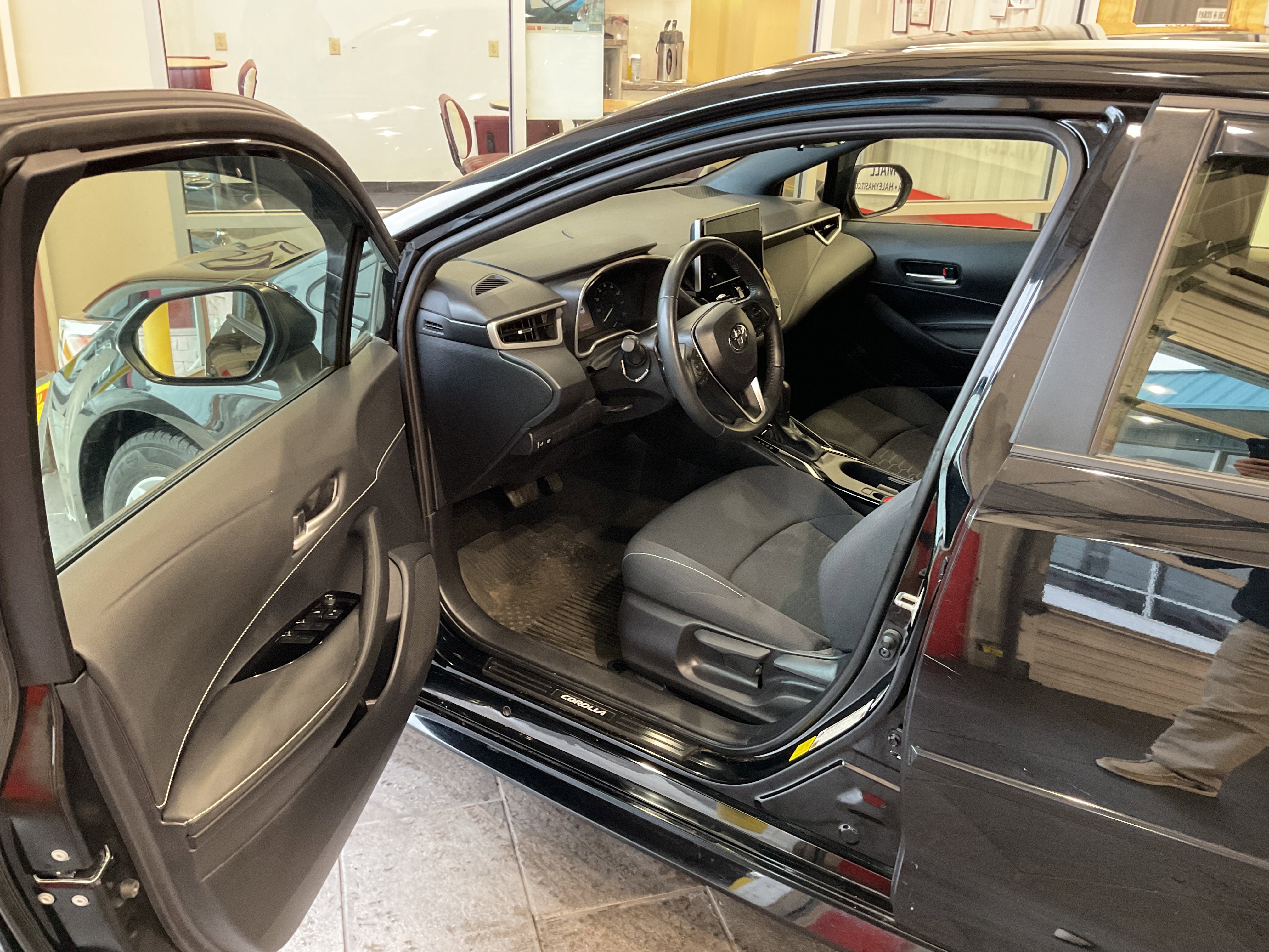 2024 Toyota Corolla Hatchback SE