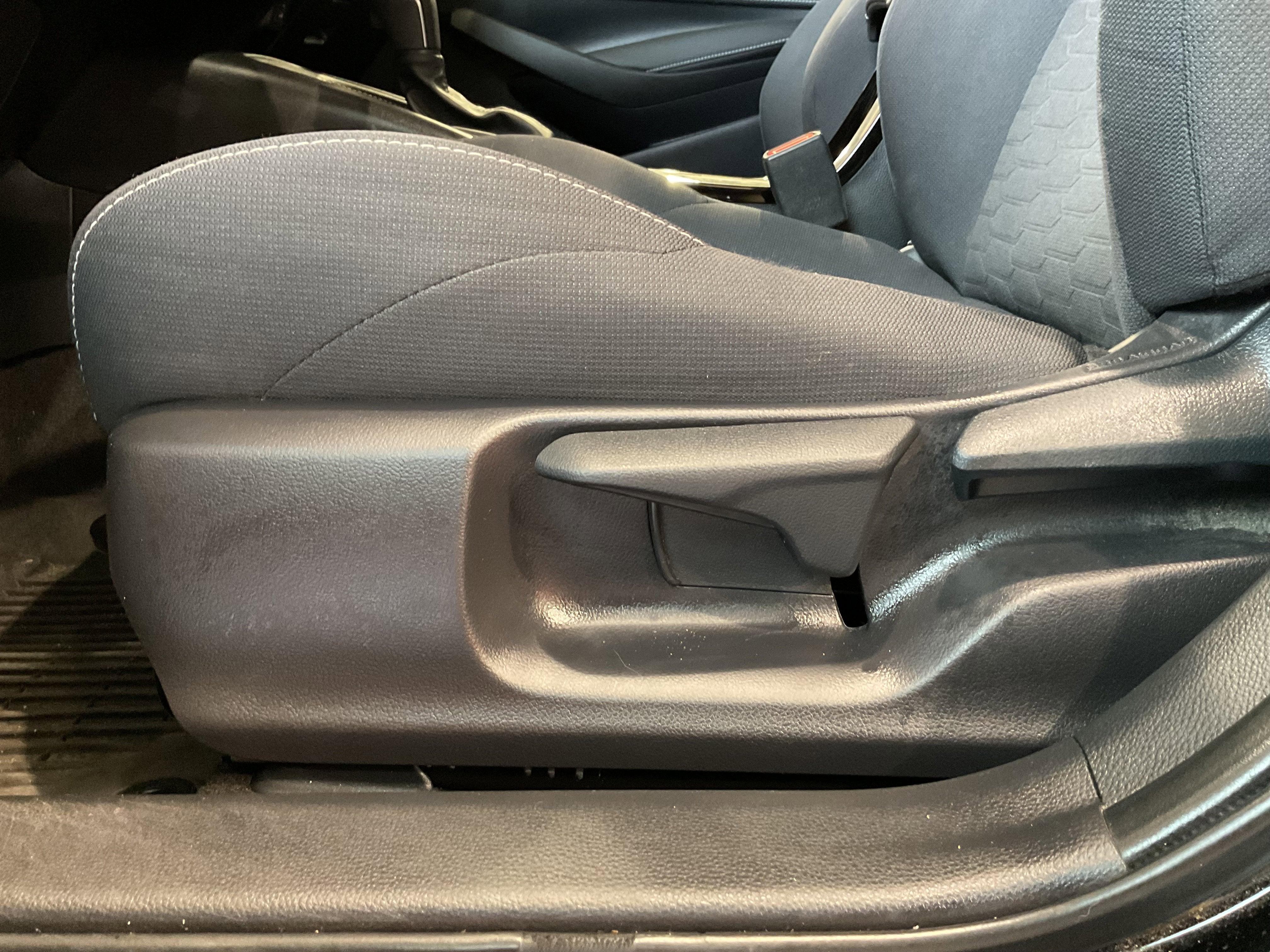 2024 Toyota Corolla Hatchback SE