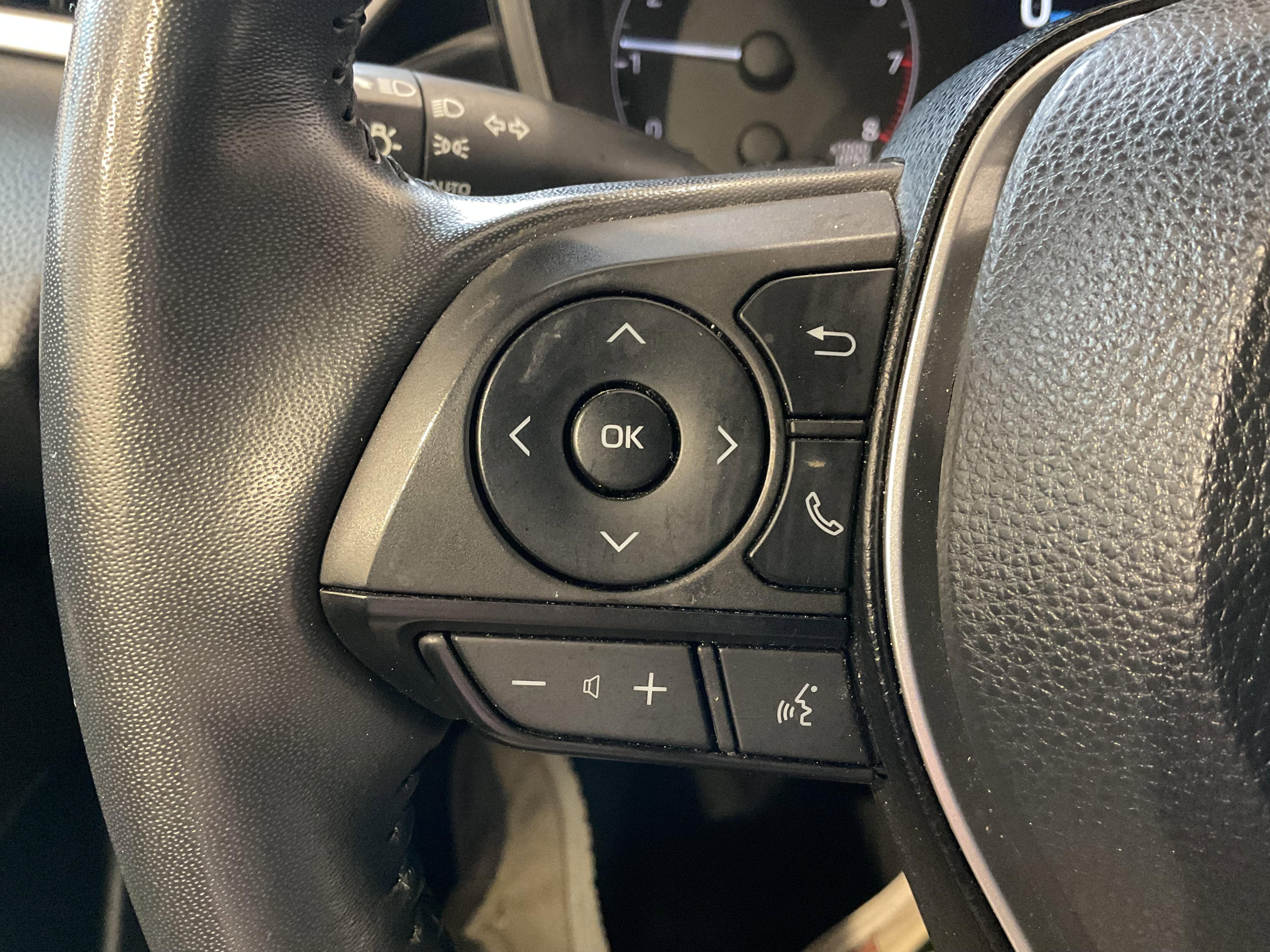 2024 Toyota Corolla Hatchback SE