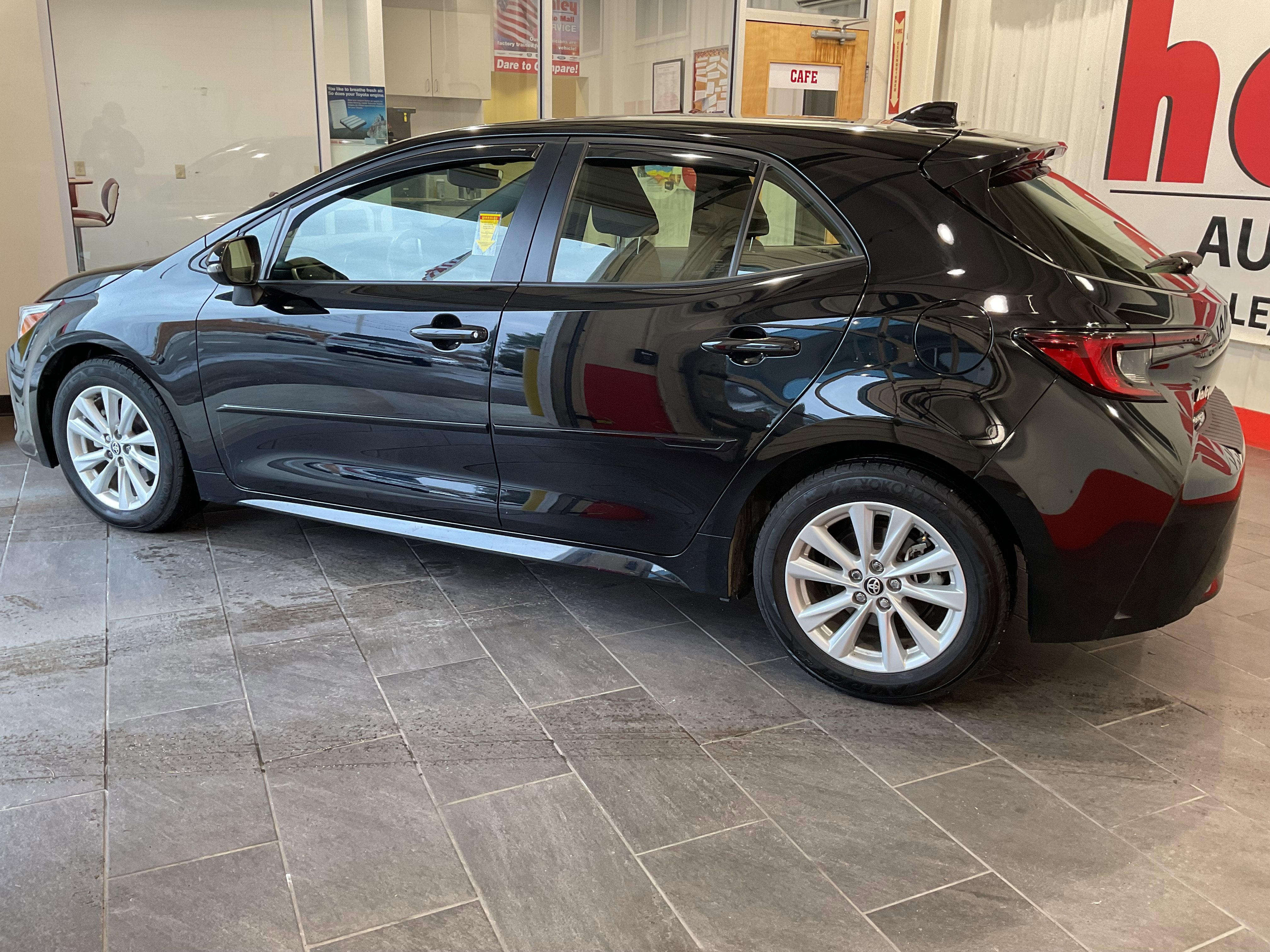 2024 Toyota Corolla Hatchback SE