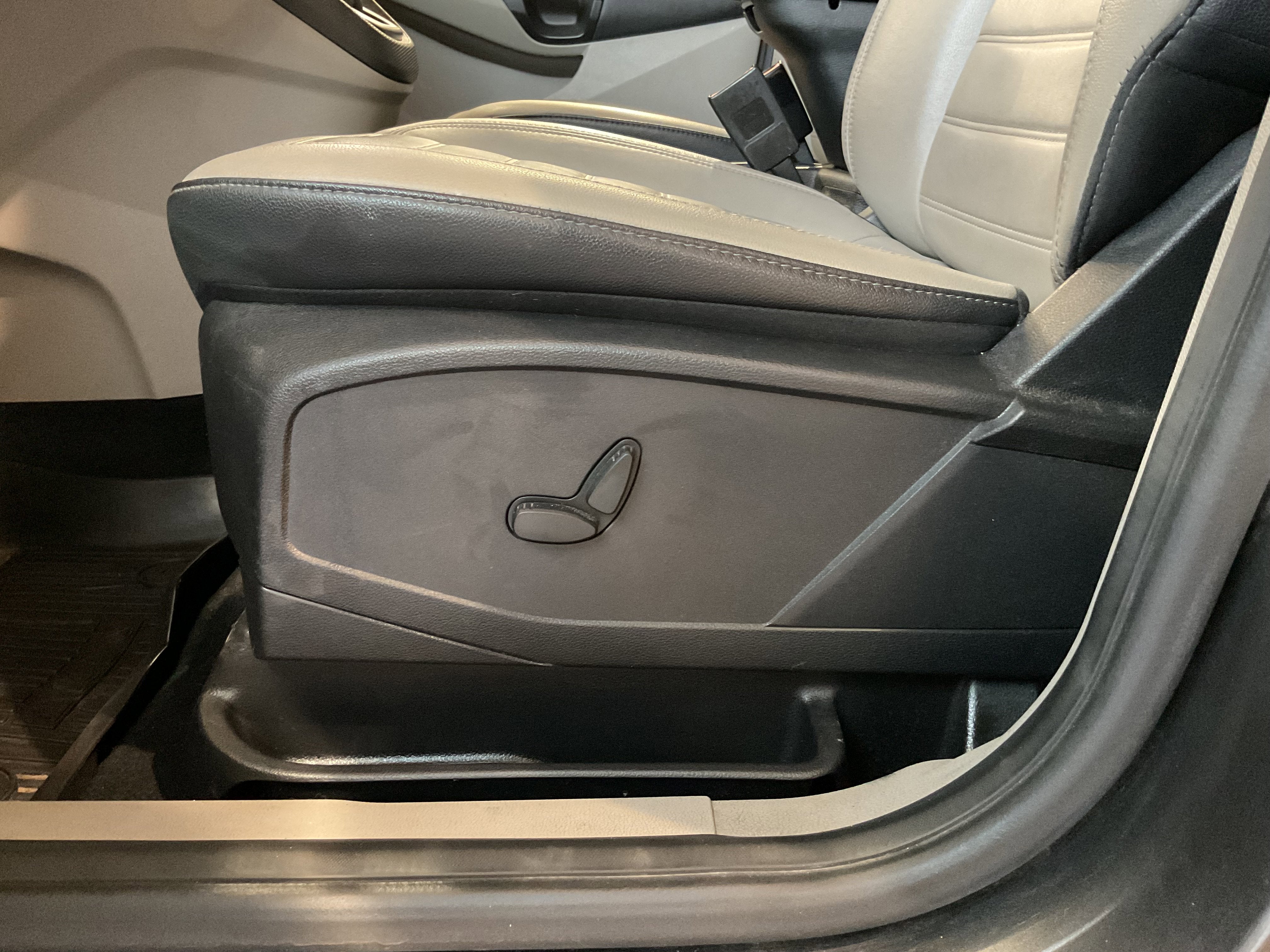 2020 Ford Transit Connect Wagon Titanium