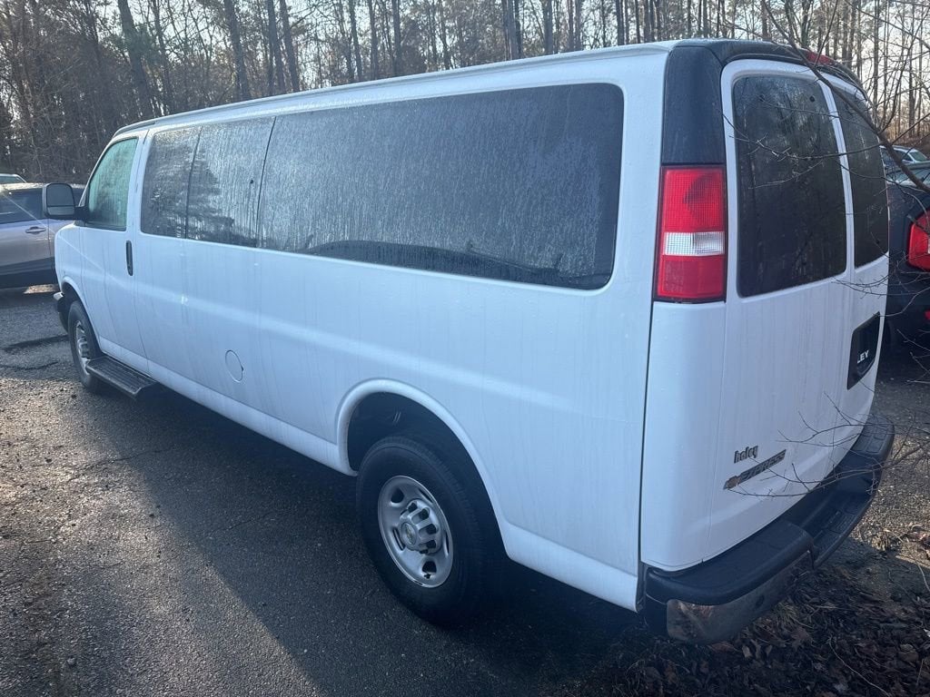 2023 Chevrolet Express Passenger LT