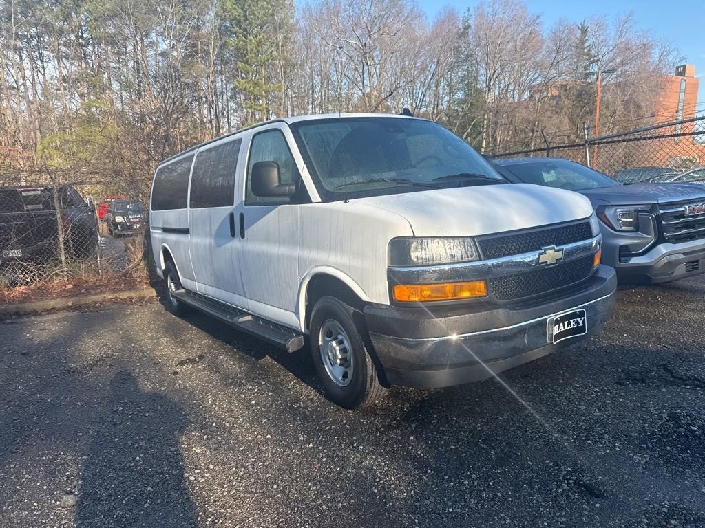 2023 Chevrolet Express Passenger LT