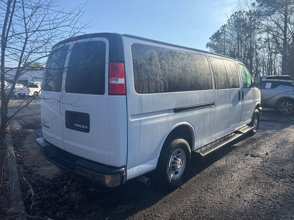 2023 Chevrolet Express Passenger LT
