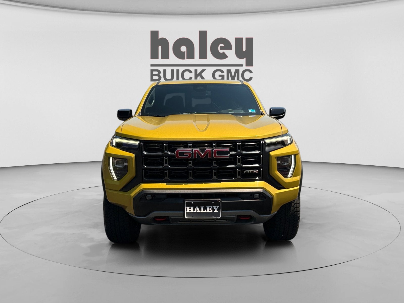2023 GMC Canyon 4WD AT4
