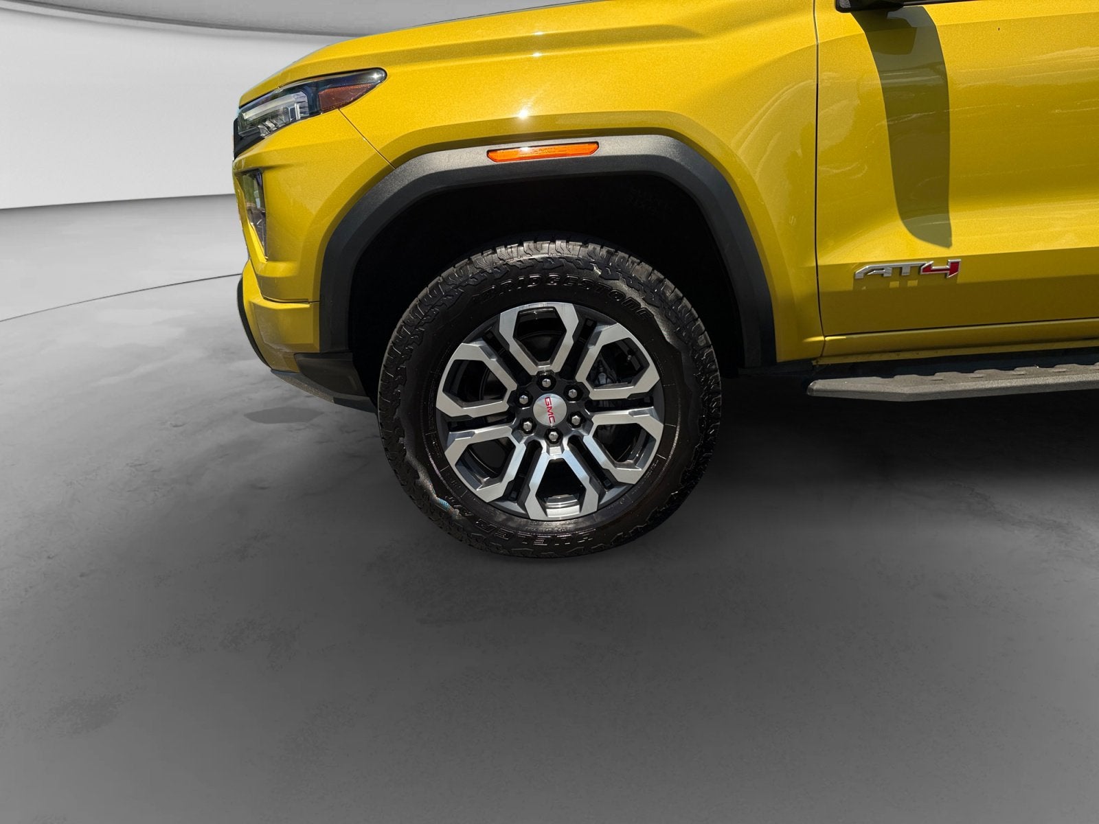 2023 GMC Canyon 4WD AT4