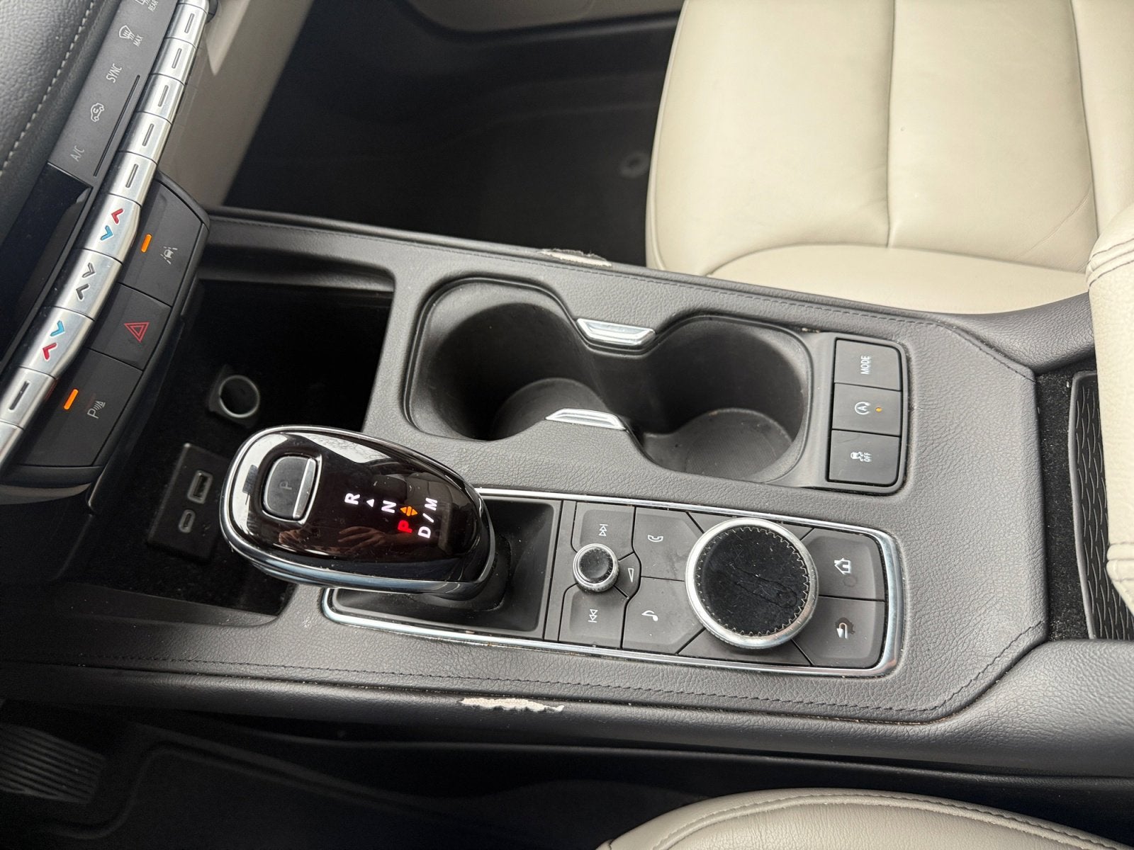 2023 Cadillac XT4 FWD Premium Luxury