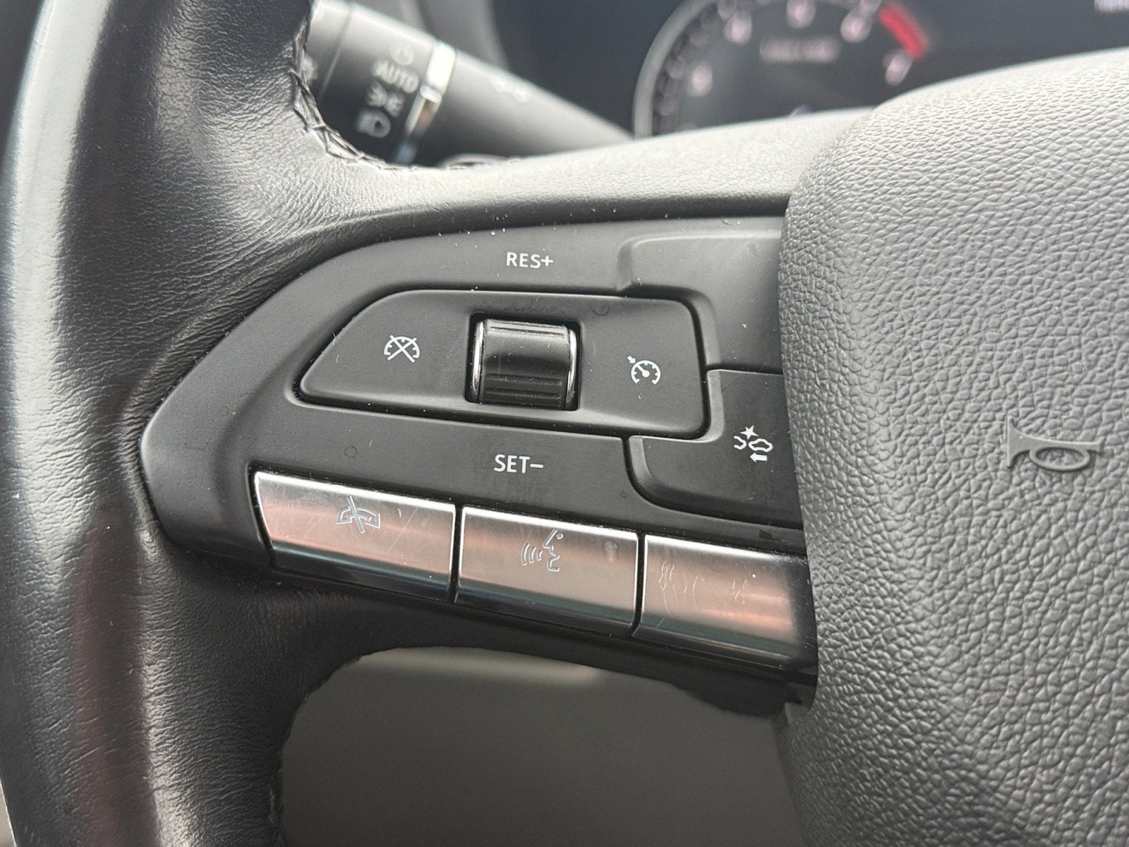 2023 Cadillac XT4 FWD Premium Luxury