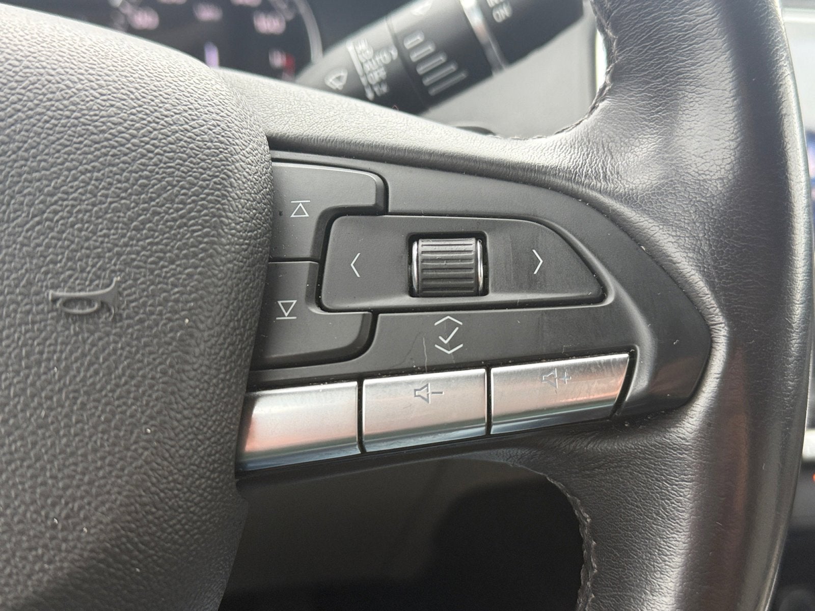 2023 Cadillac XT4 FWD Premium Luxury