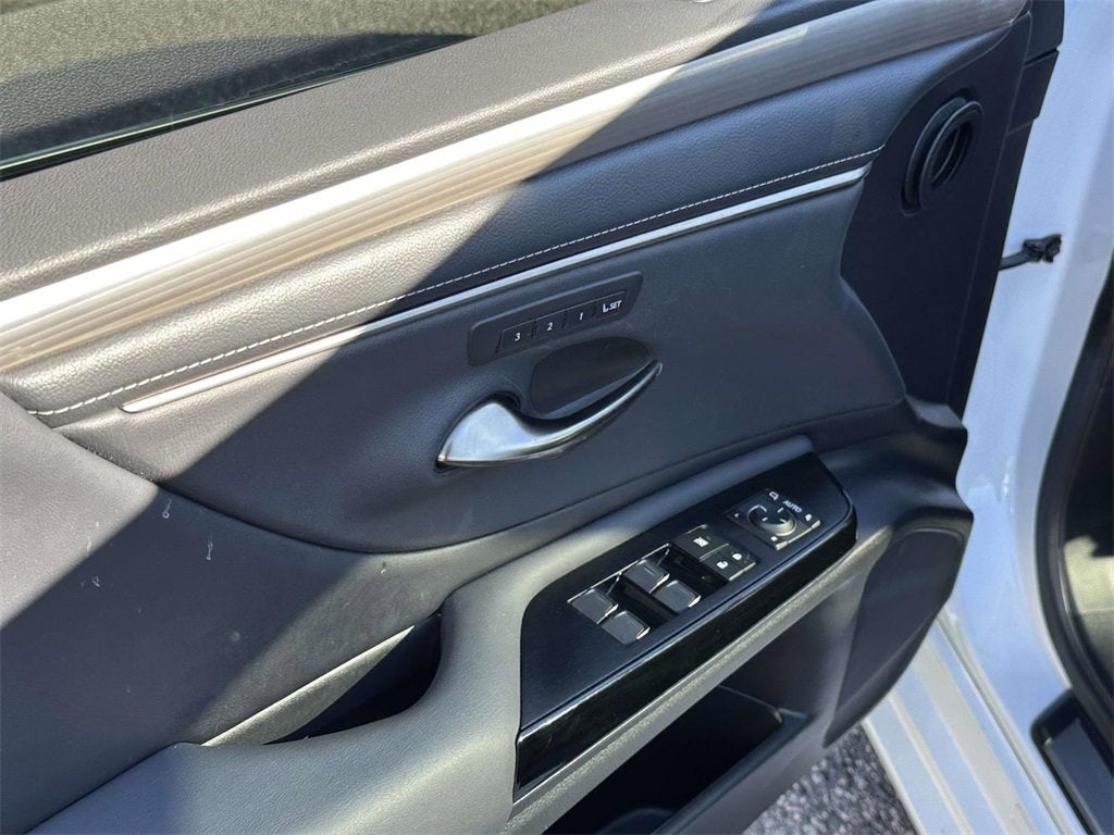 2023 Lexus ES 350 F Sport