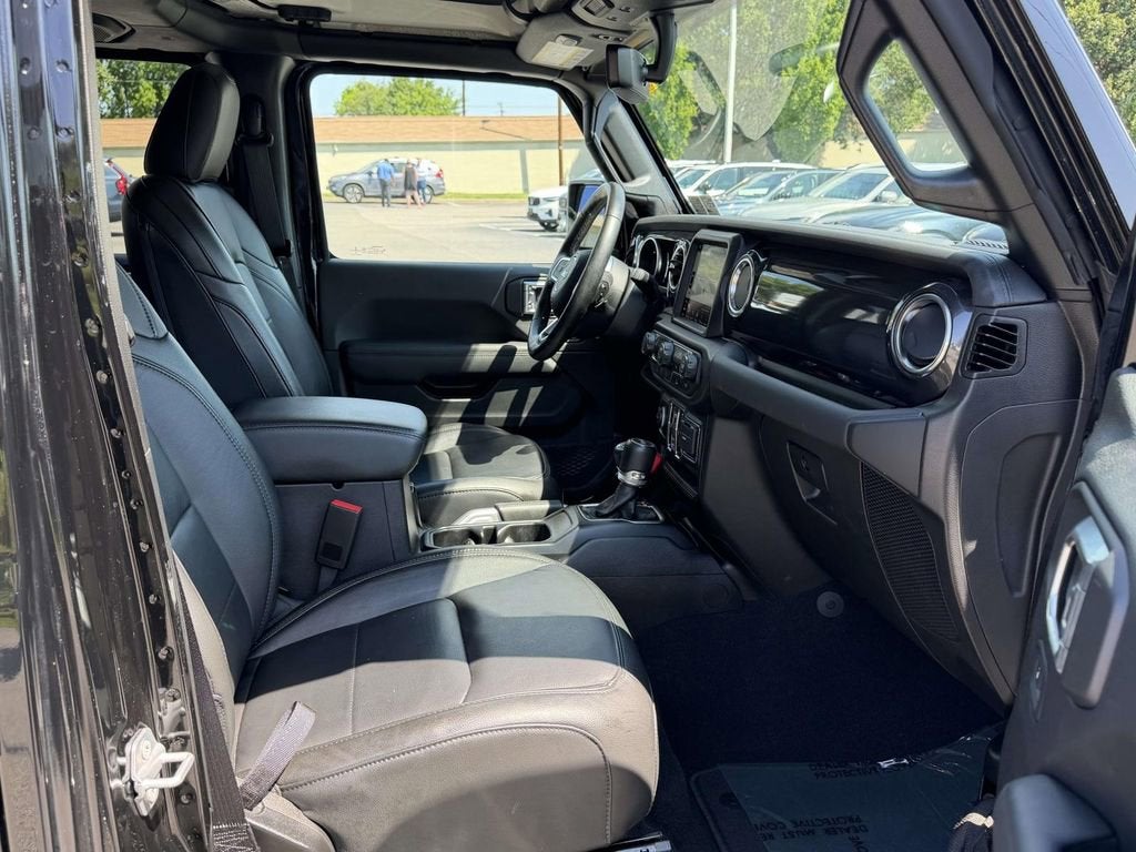 2022 Jeep Wrangler Unlimited Sahara Altitude