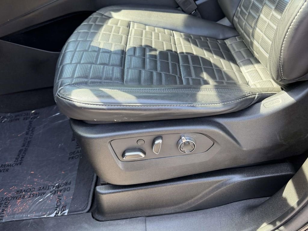 2022 Cadillac Escalade Premium Luxury Platinum