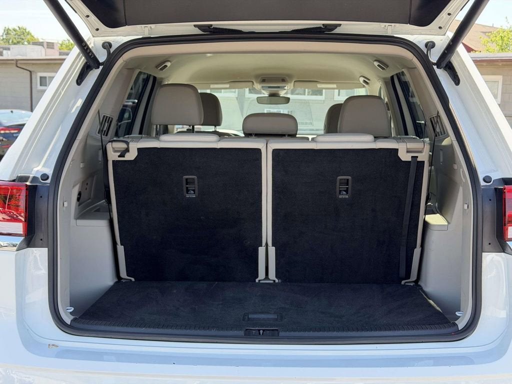2025 Volkswagen Atlas 2.0T SE w/Technology
