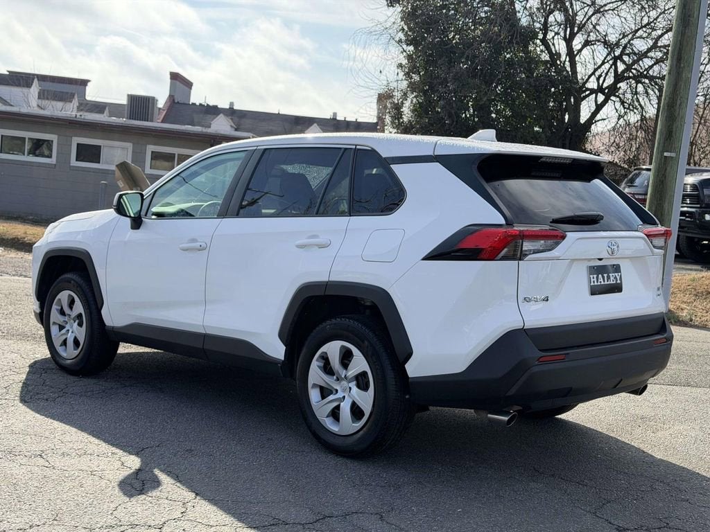 2025 Toyota RAV4 LE