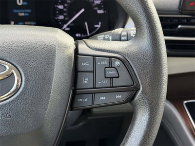 2023 Toyota Sienna LE