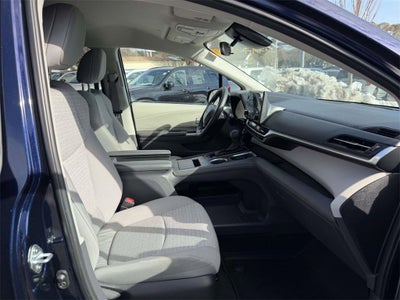 2023 Toyota Sienna LE