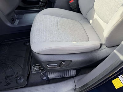 2023 Toyota Sienna LE