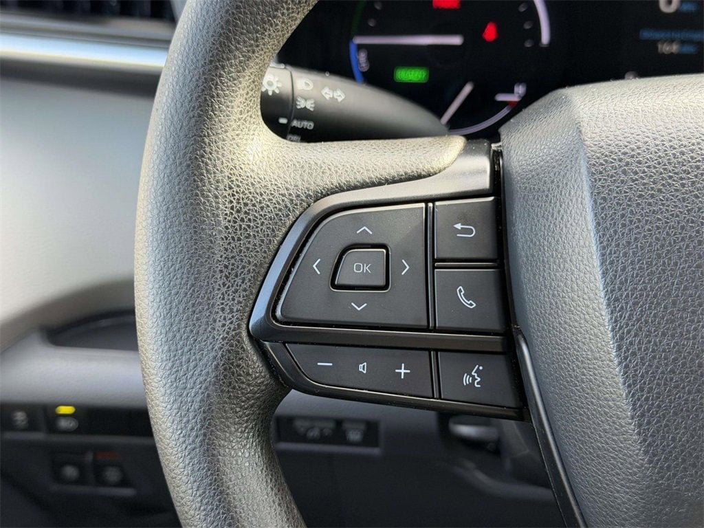 2023 Toyota Sienna LE