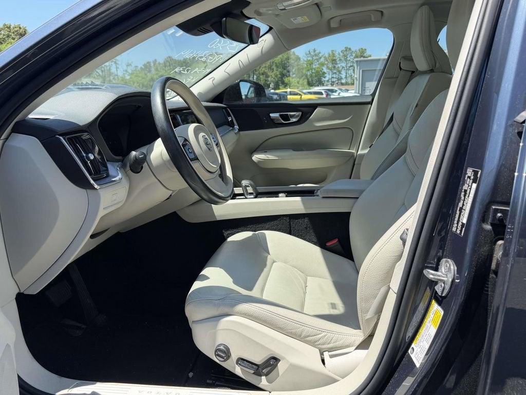 2023 Volvo S60 B5 Core Dark Theme