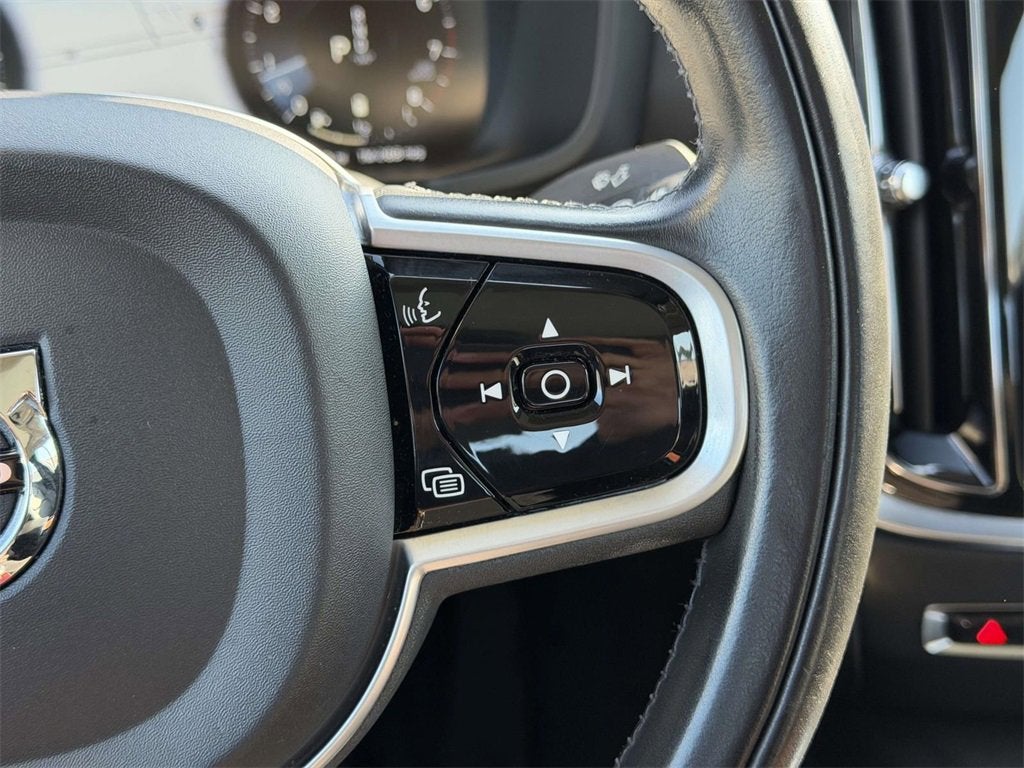 2022 Volvo S60 B5 Momentum