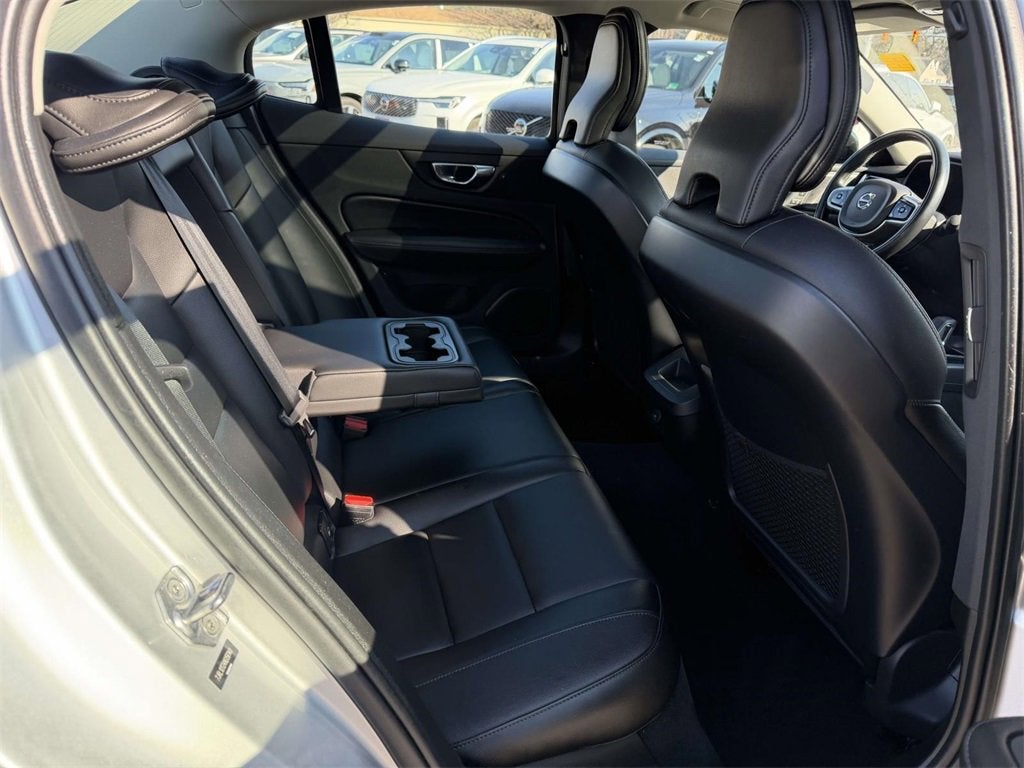 2022 Volvo S60 B5 Momentum