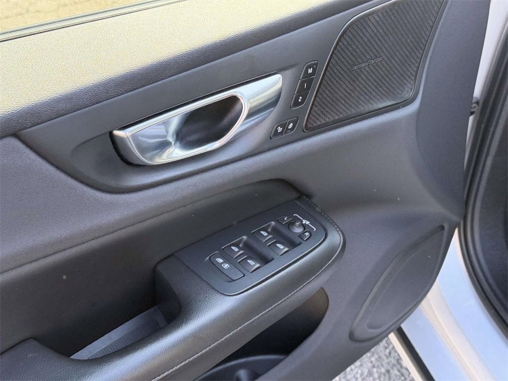 2022 Volvo S60 B5 Momentum