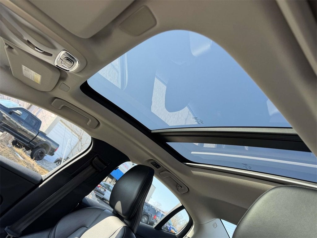 2022 Volvo S60 B5 Momentum