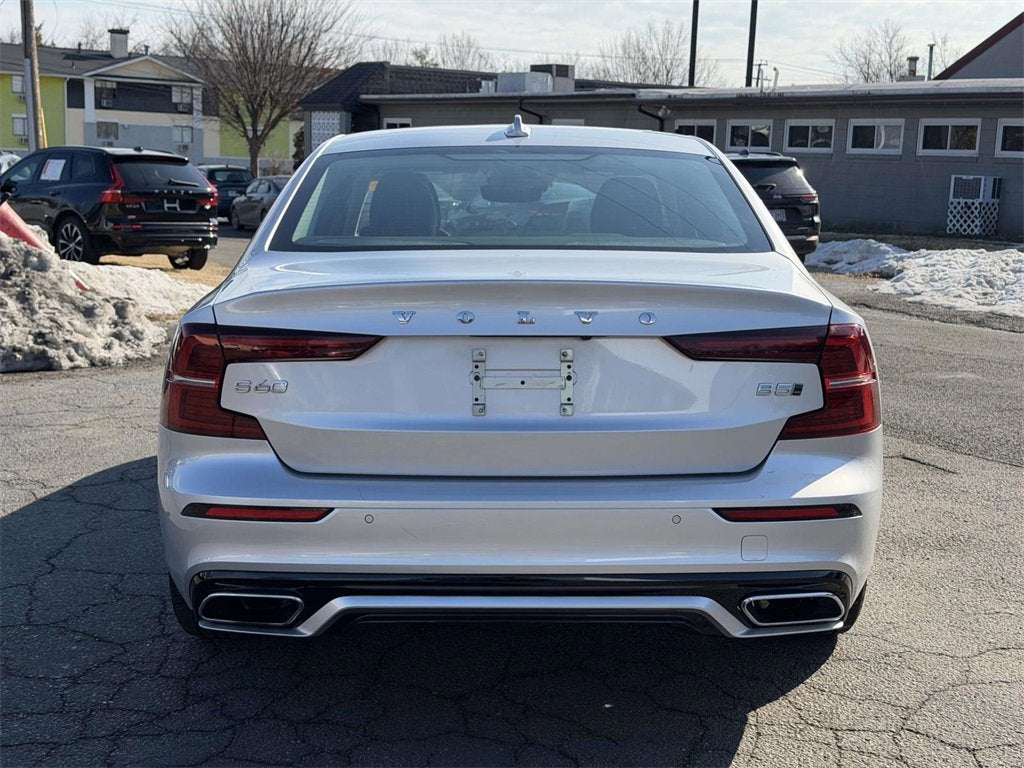 2022 Volvo S60 B5 Momentum
